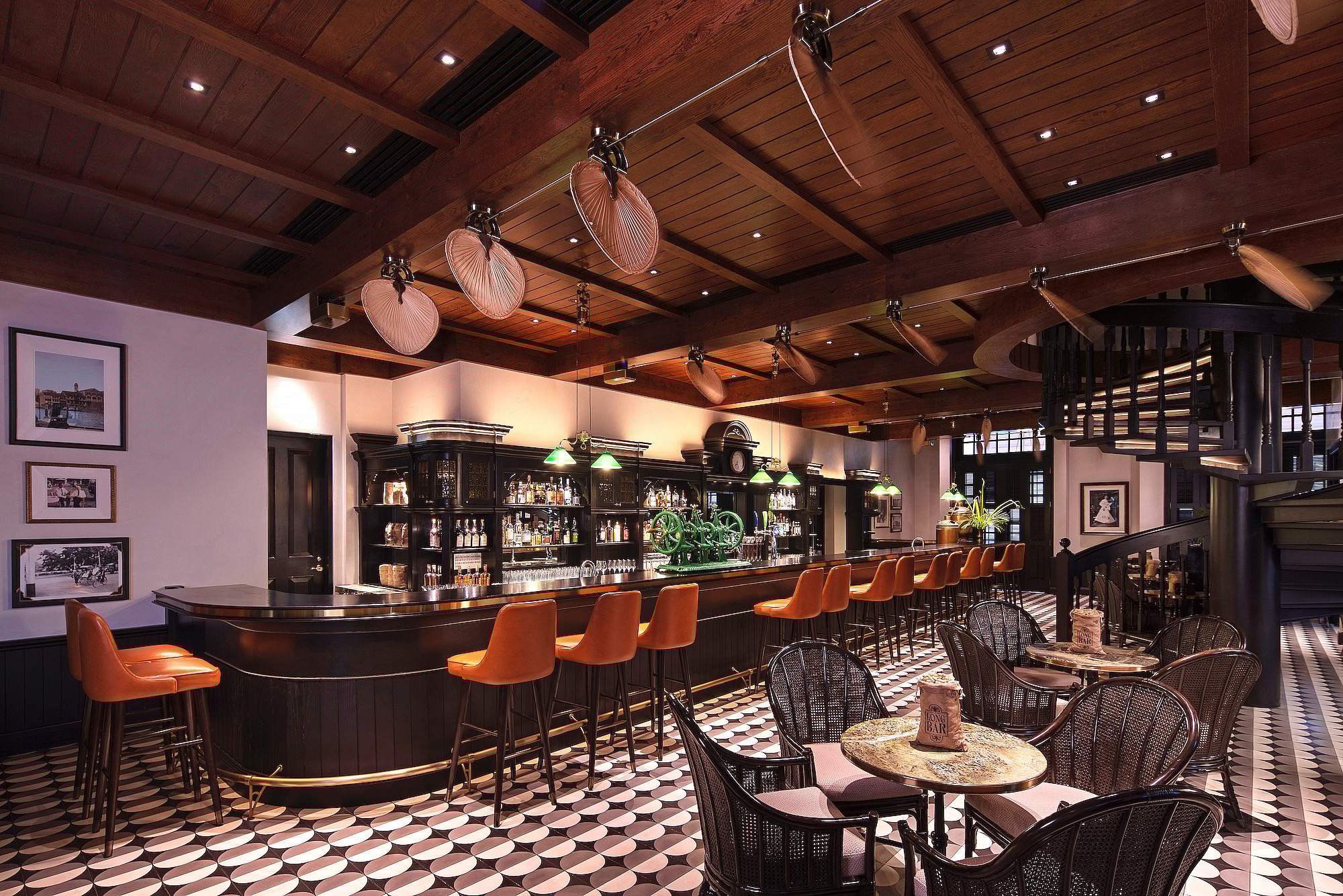 Long Bar Interior Raffles Singapore