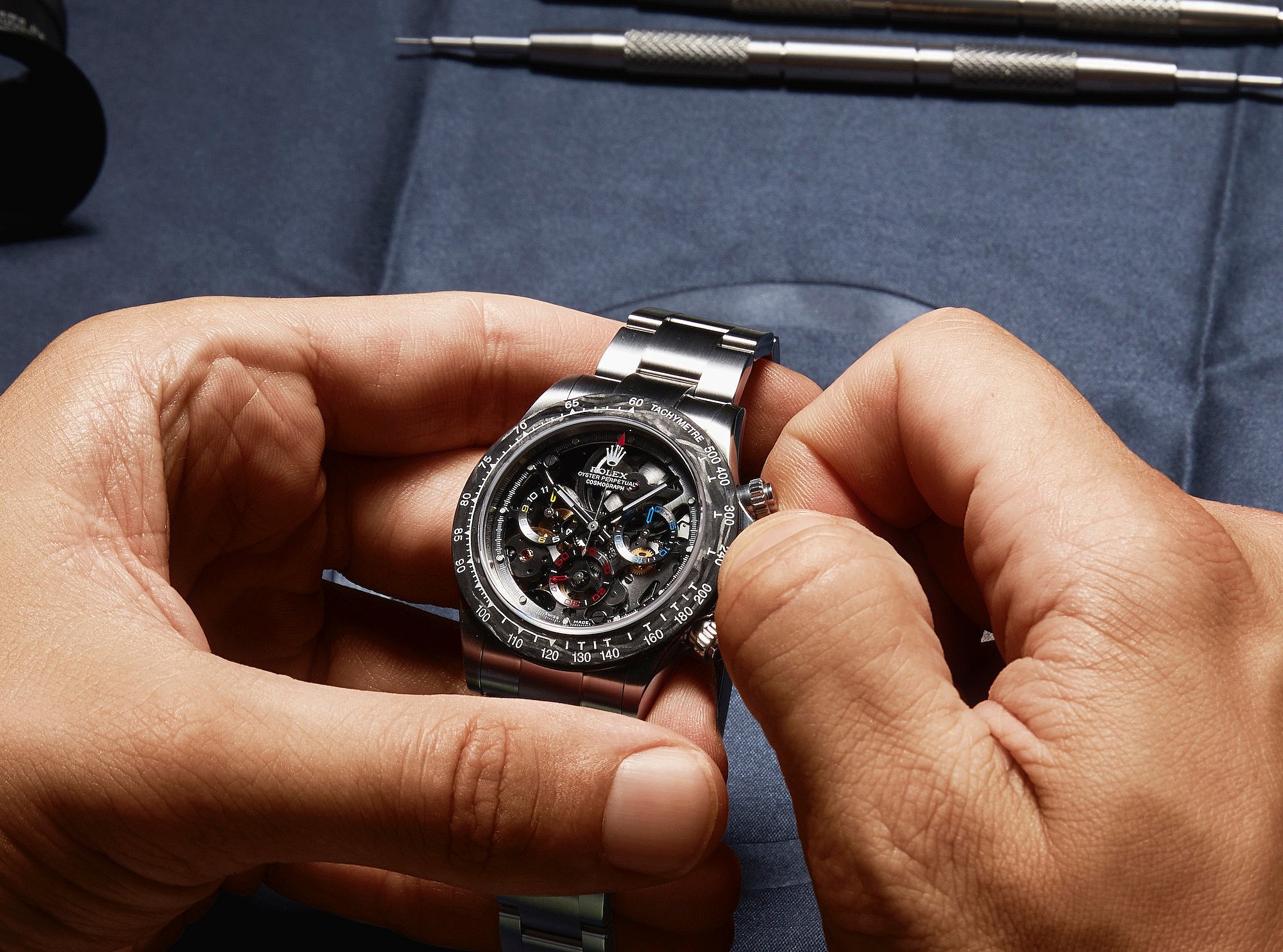 ag_jpm_lifestyle_in_hands_002