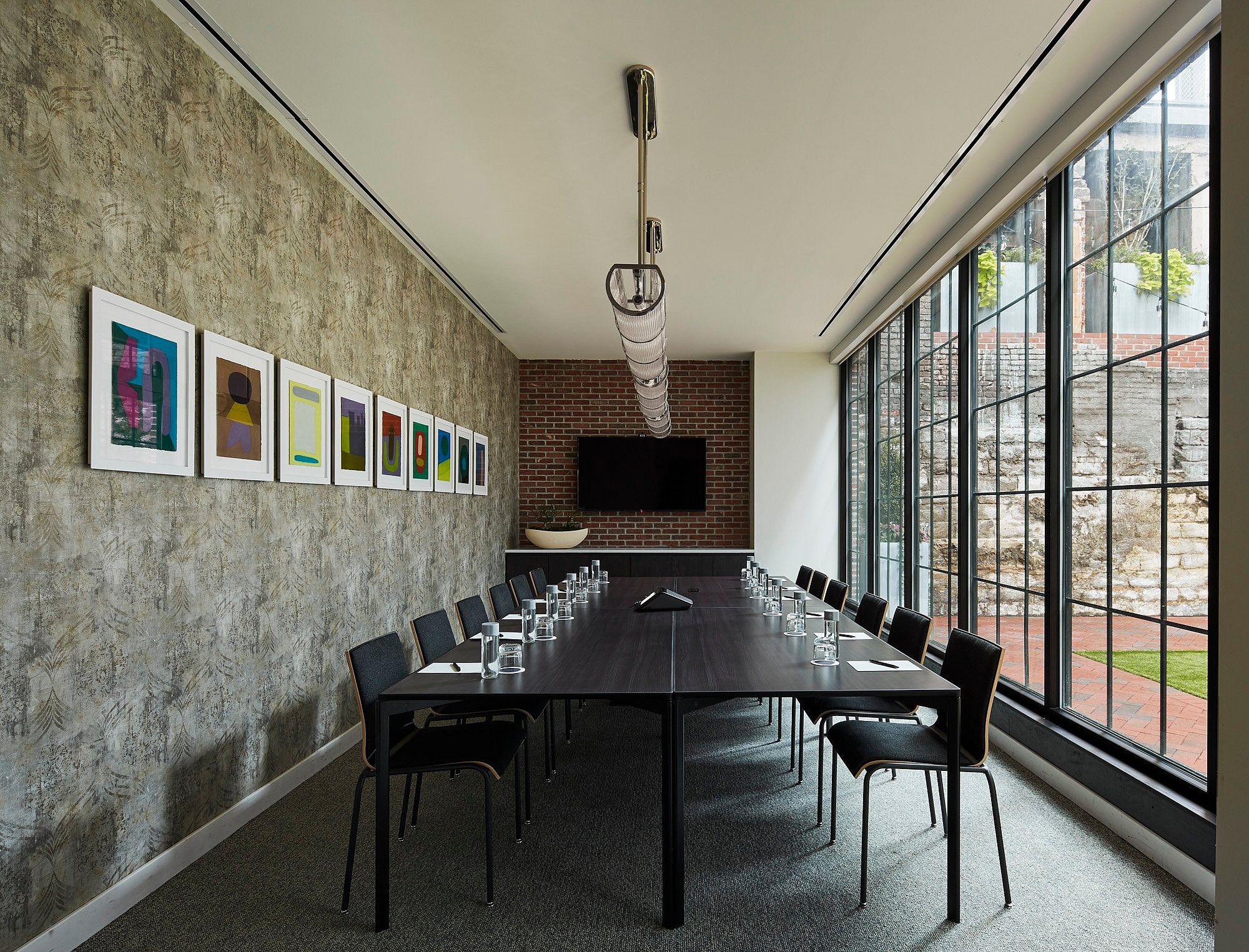 Offsite_TheBoardroom02_Credit Annie Schlechter