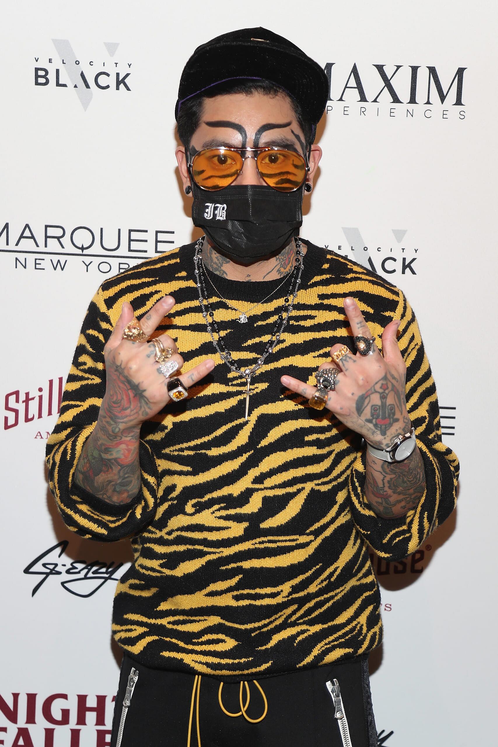 2018 Maxim Halloween (4)