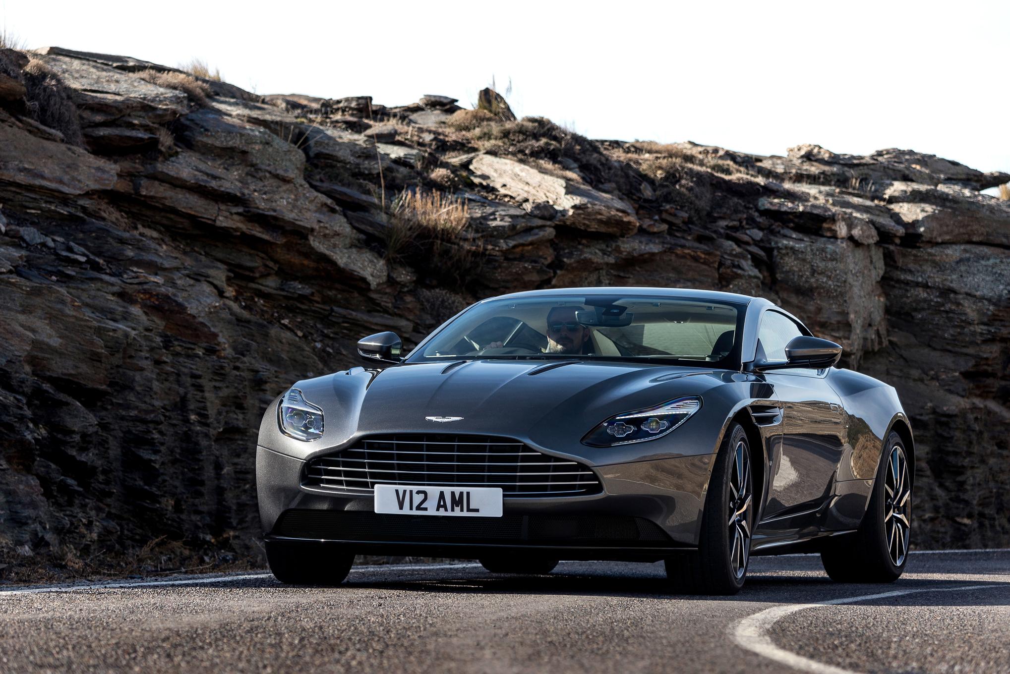 2017-Aston-Martin-DB11-front-three-quarter-05.jpg