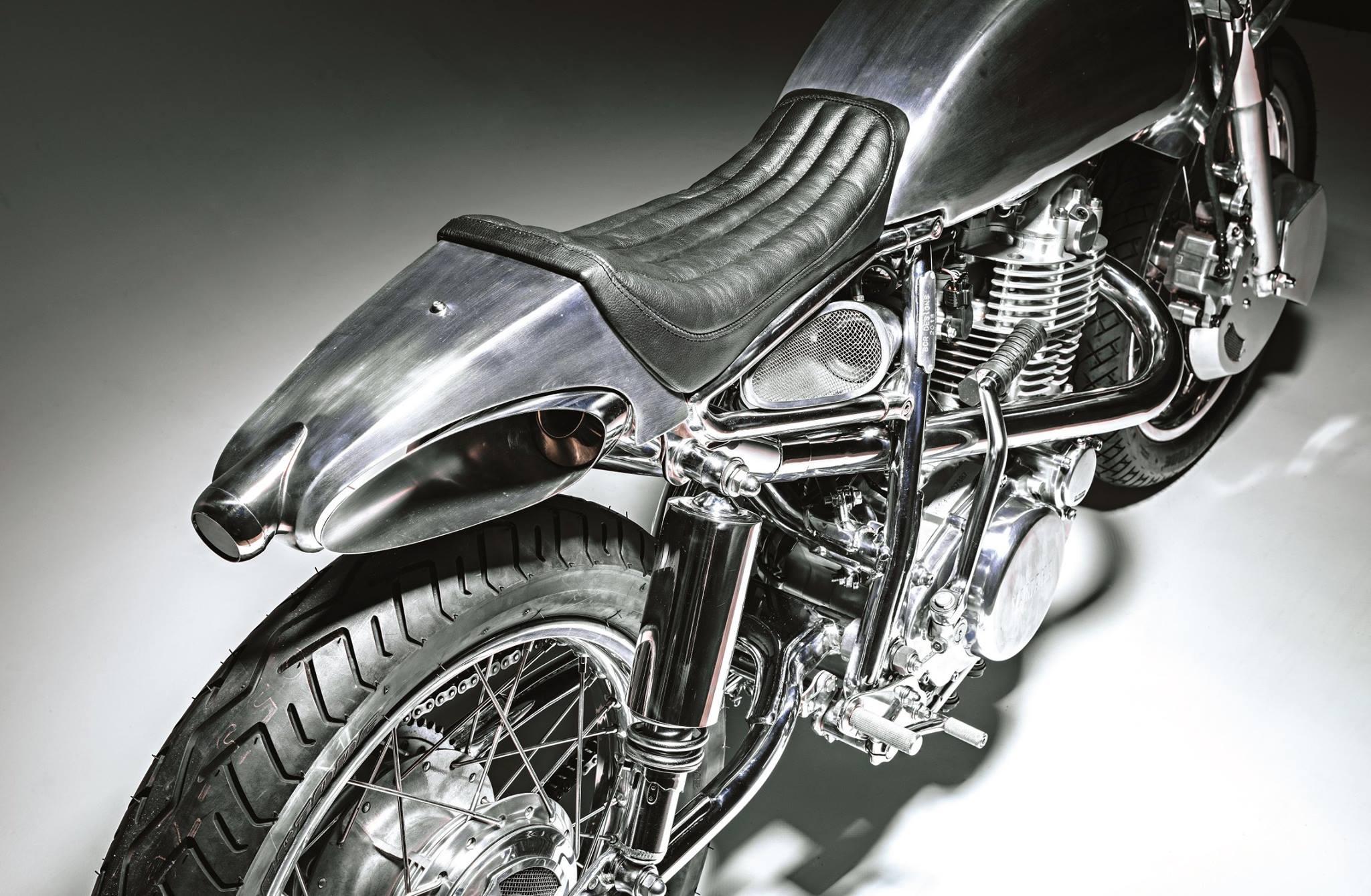 BCR Yamaha SR400 Lanesplitter8