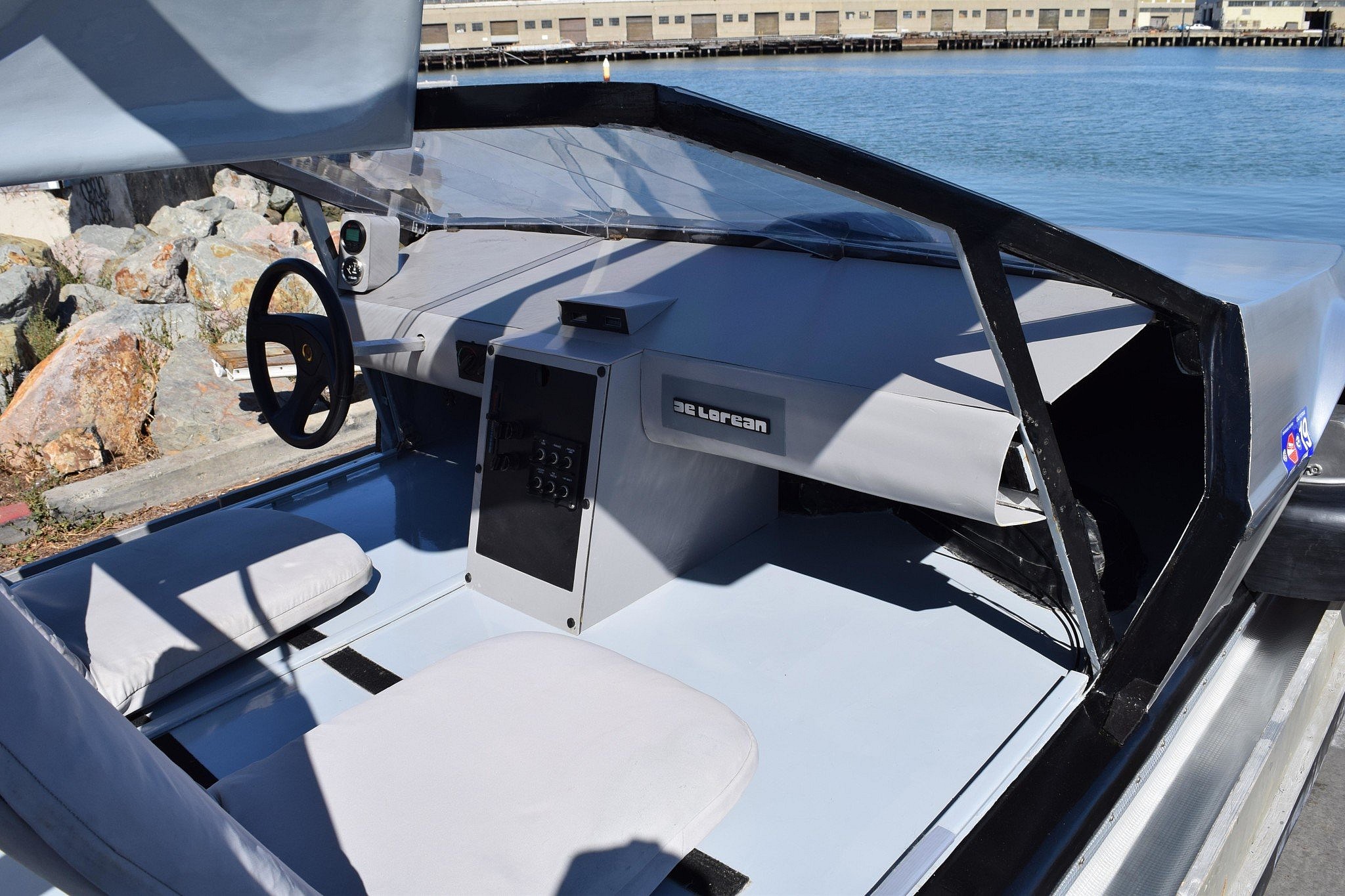 DeLorean Hovercraft (6)