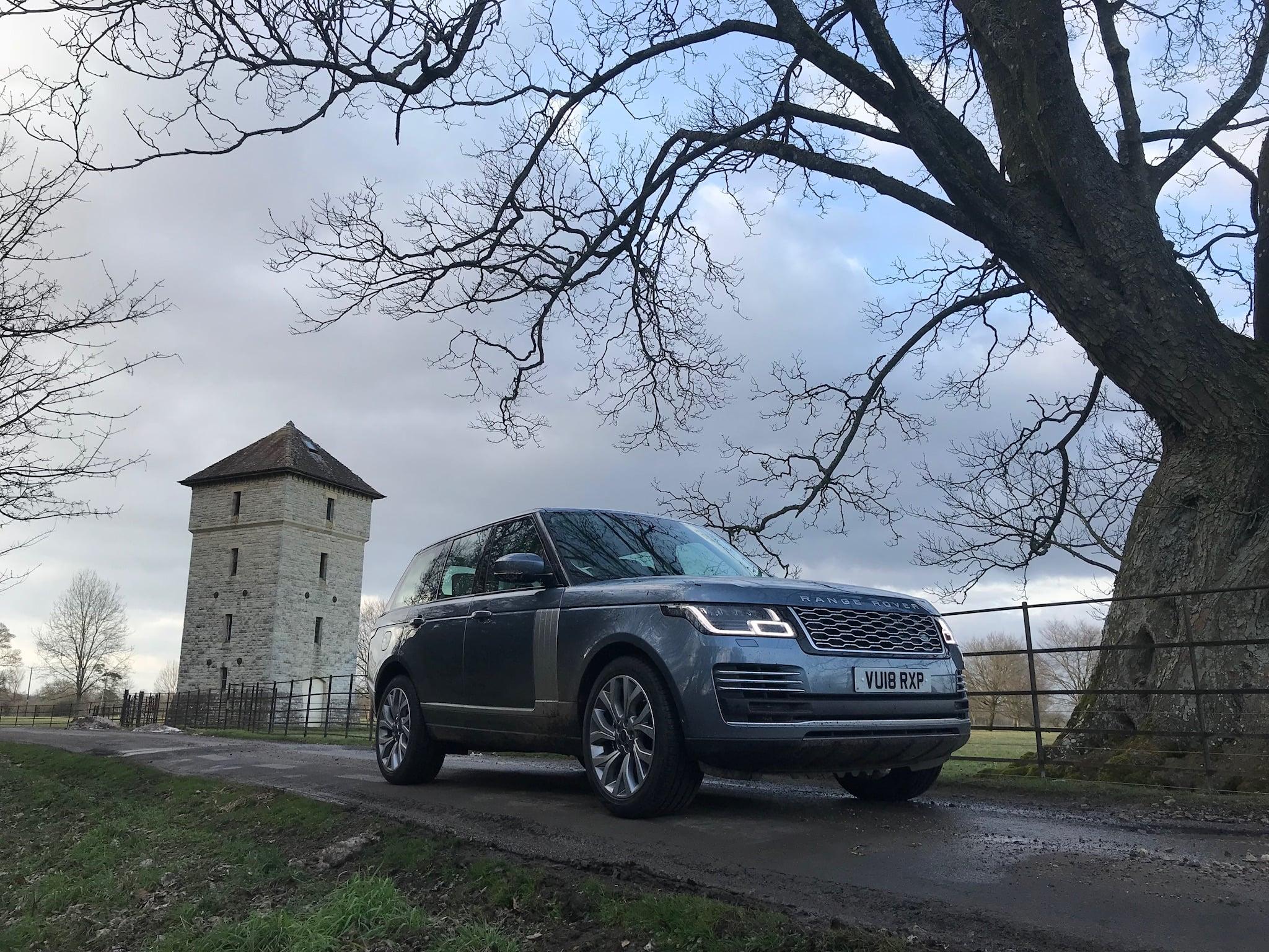 Range Rover P400e (2)