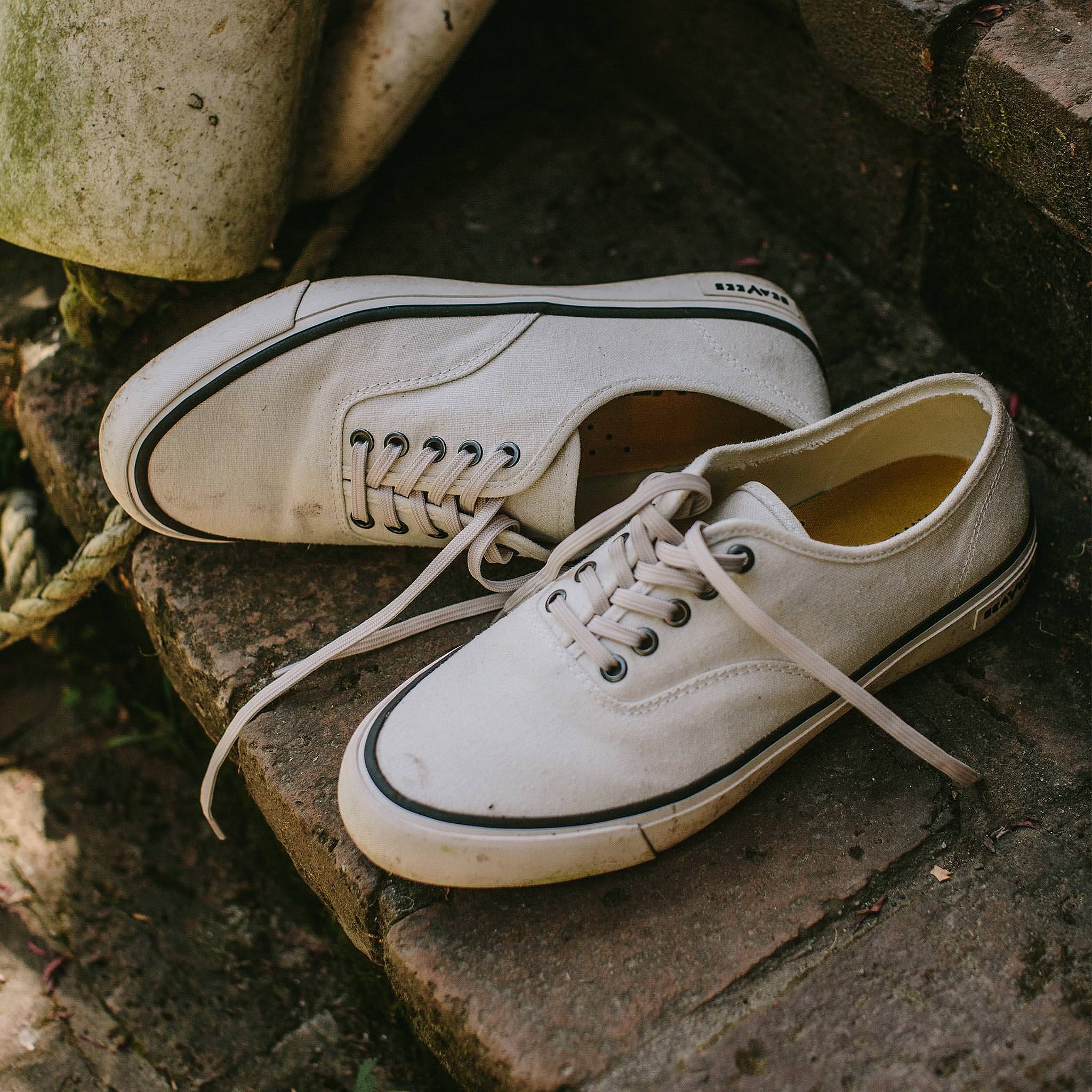 Taylor Stitch x SeaVees Natural Boss Duck