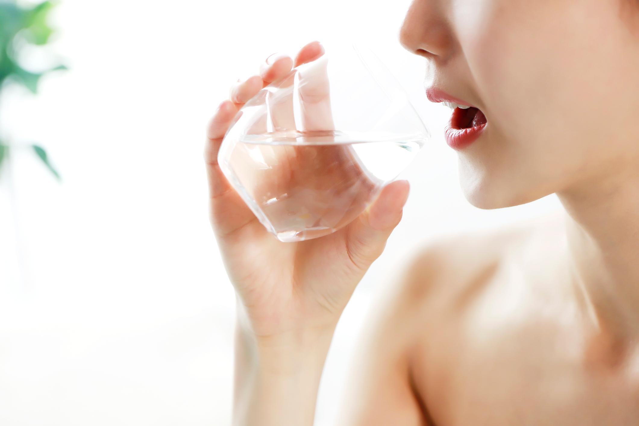 drinking-water-hydration-GettyImages-959492640
