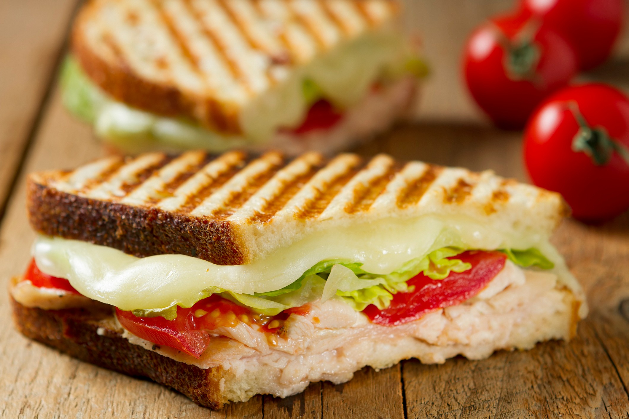 cheese-tomato-sandwich-GettyImages-155419260