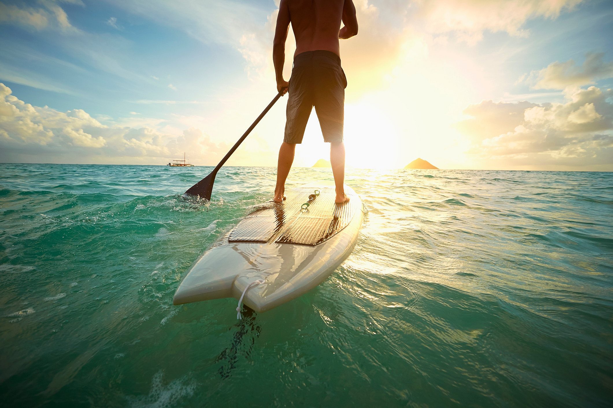 healthy-lifestyle-paddleboard-GettyImages-482135485