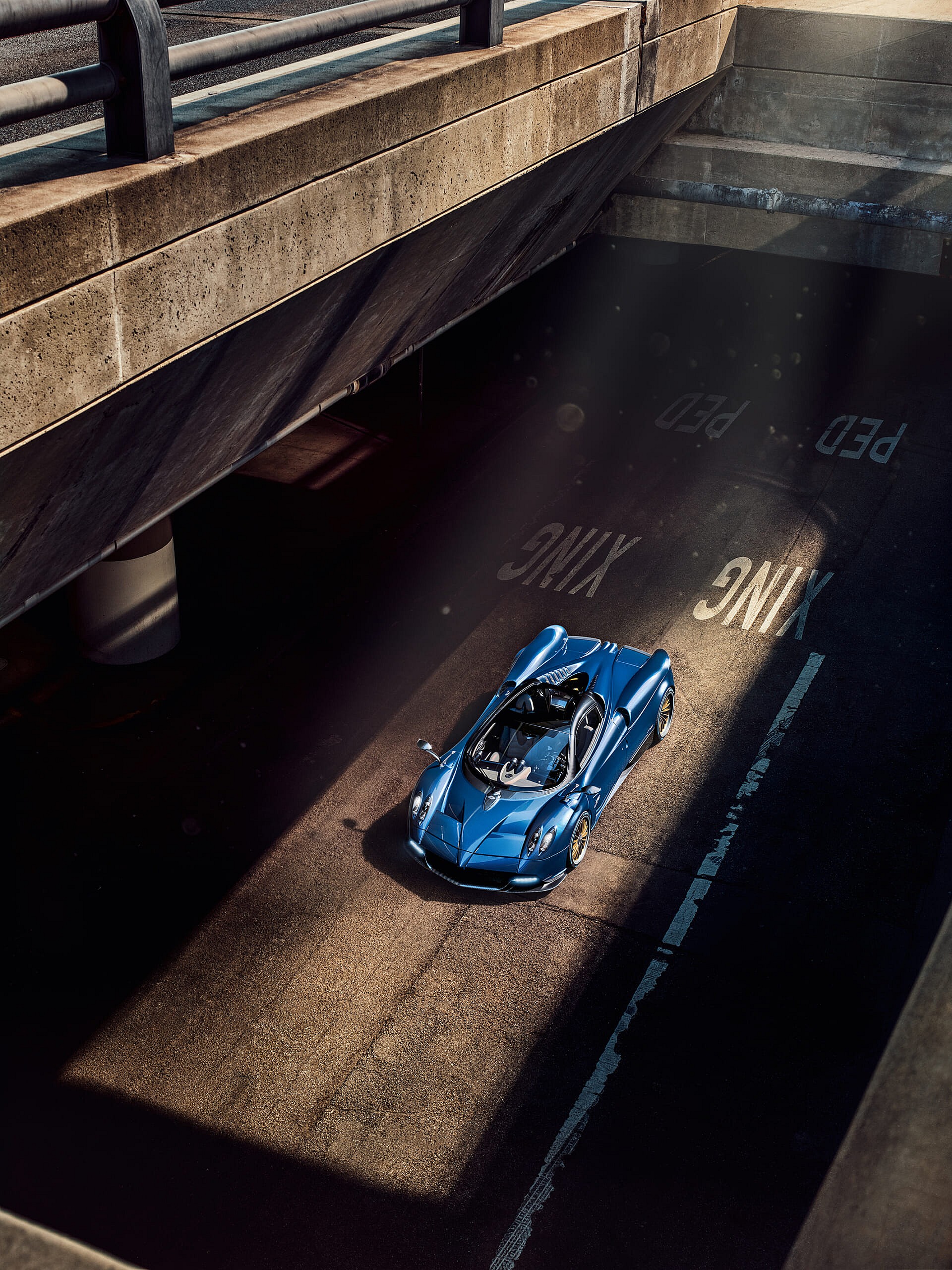 ROADSTER.CITY.01