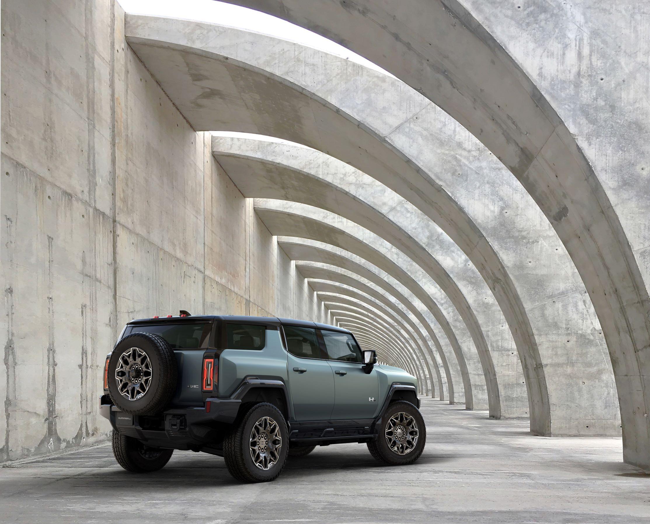 2024 GMC Hummer EV SUV (11)