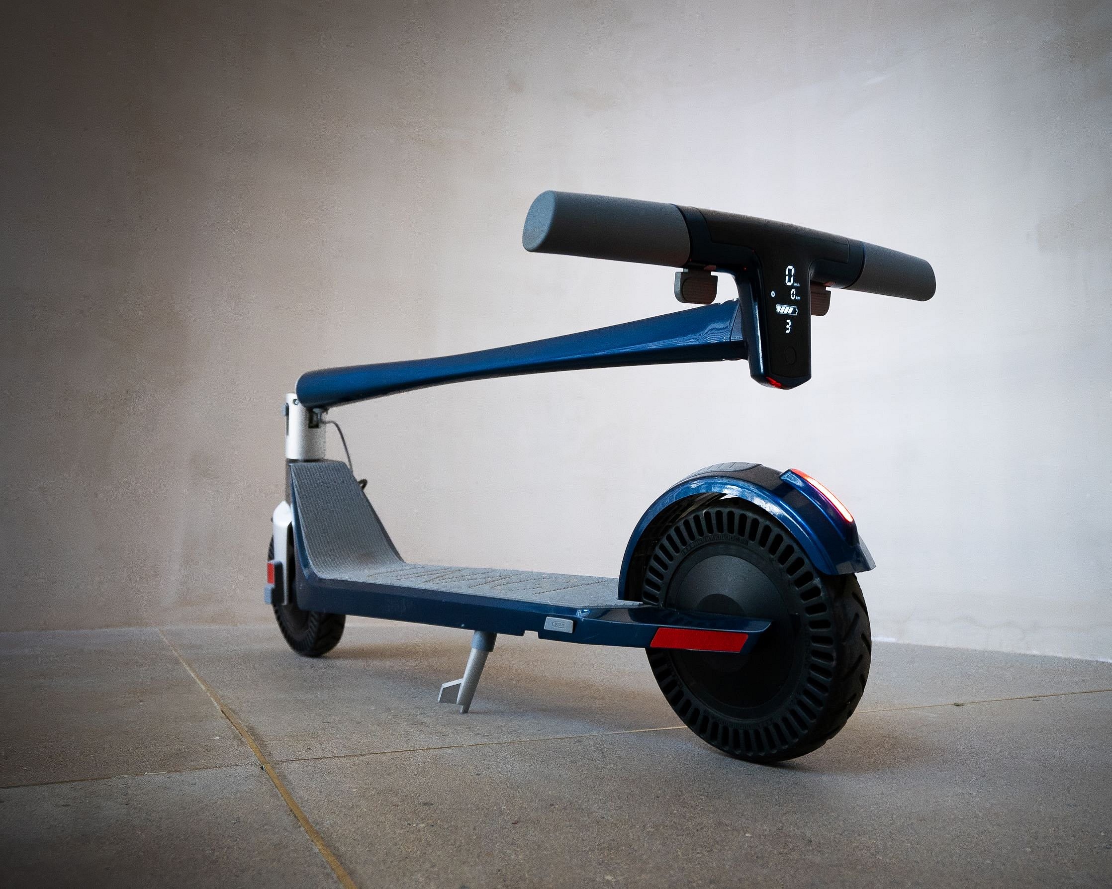 UNAGI MODEL ONE SCOOTER