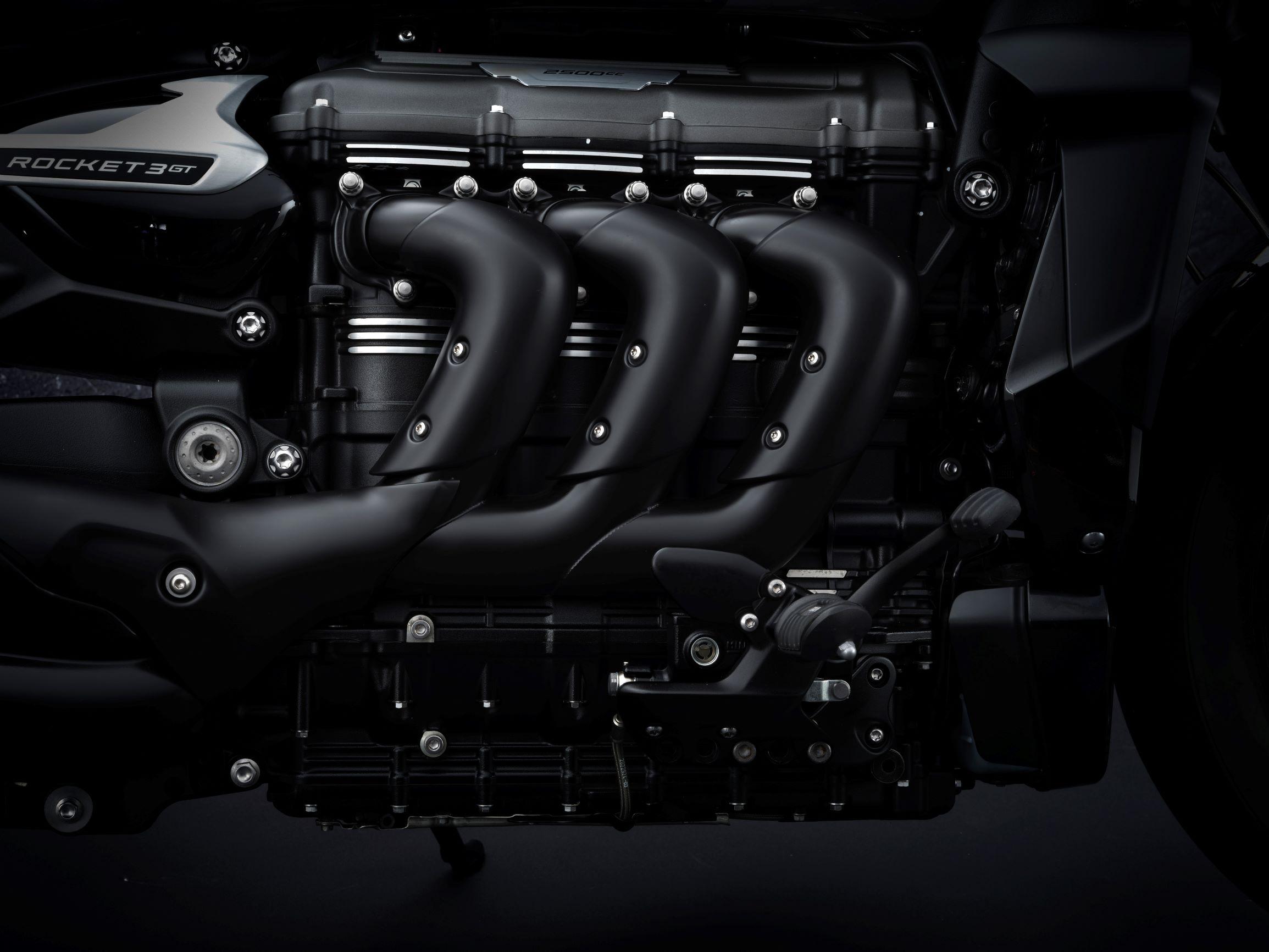 2021 Triumph Rocket 3 GT (1)