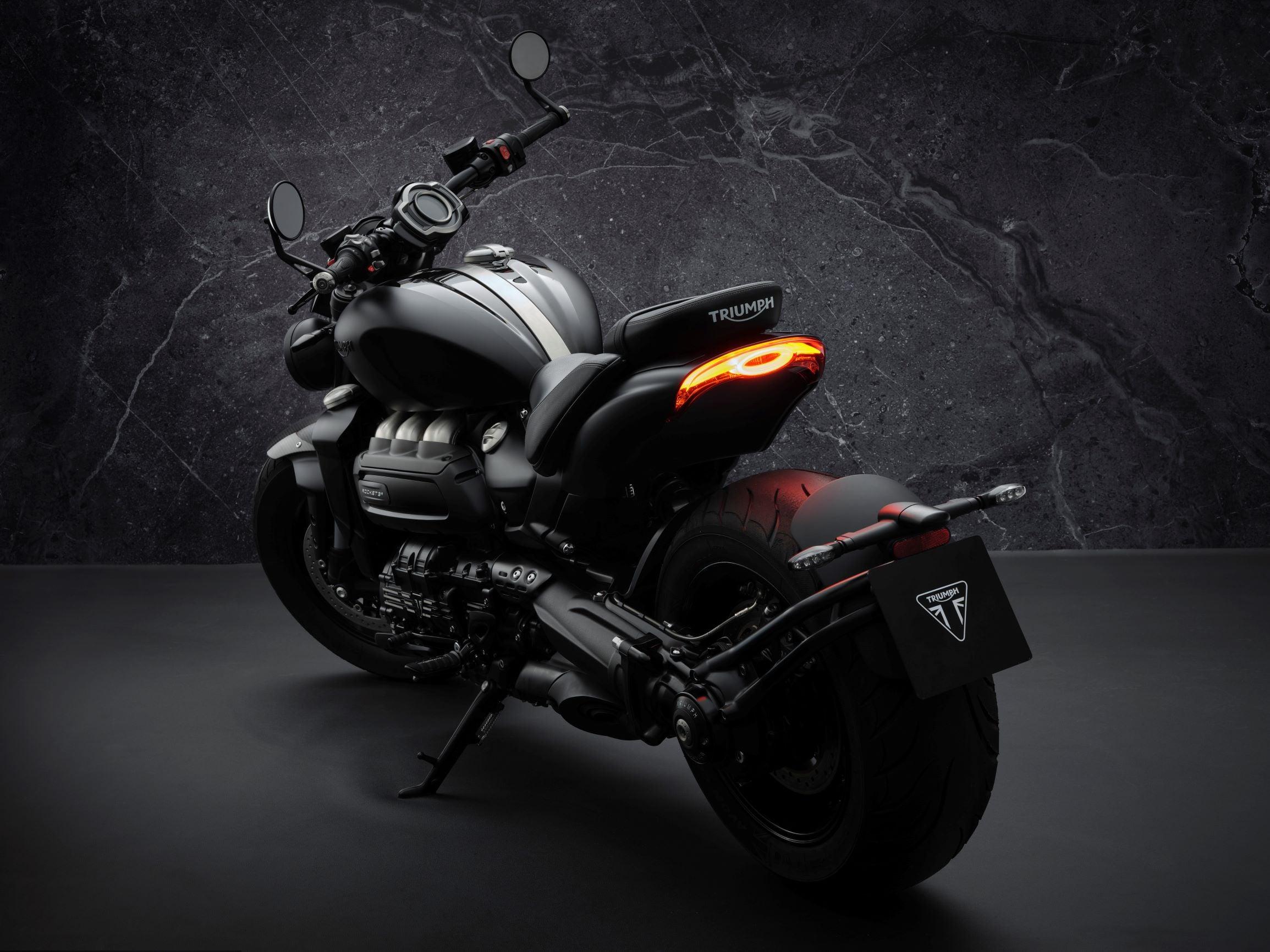 2021 Triumph Rocket 3 R (2)