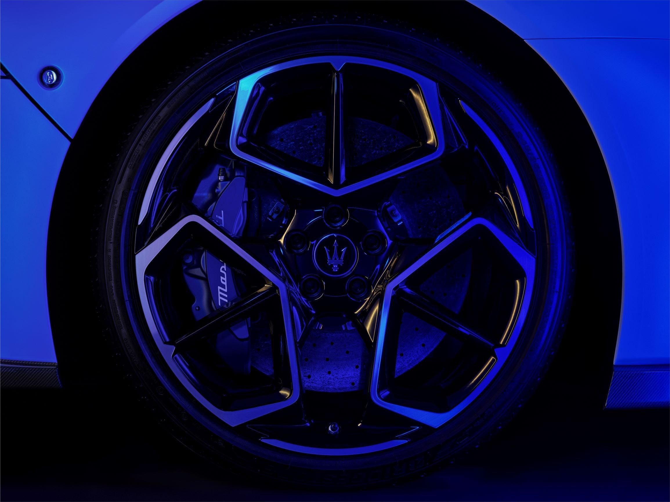 Maserati MC20 (4)