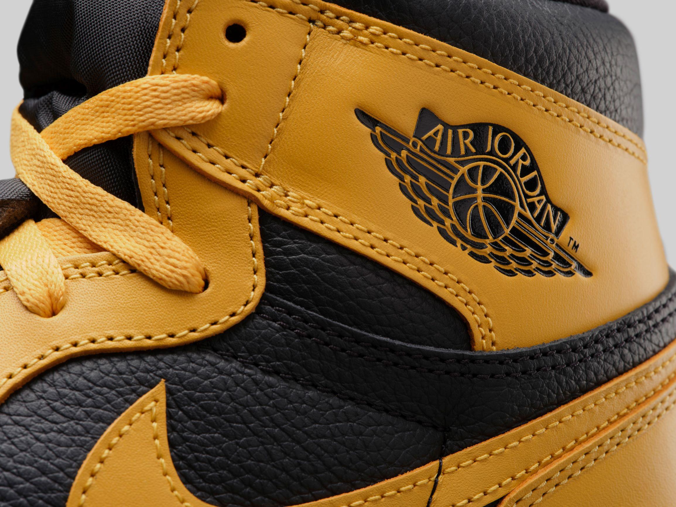 AJ_I_RETRO_HIGH_OG_555088-701_D1_Wings_08_v02_HR_102610