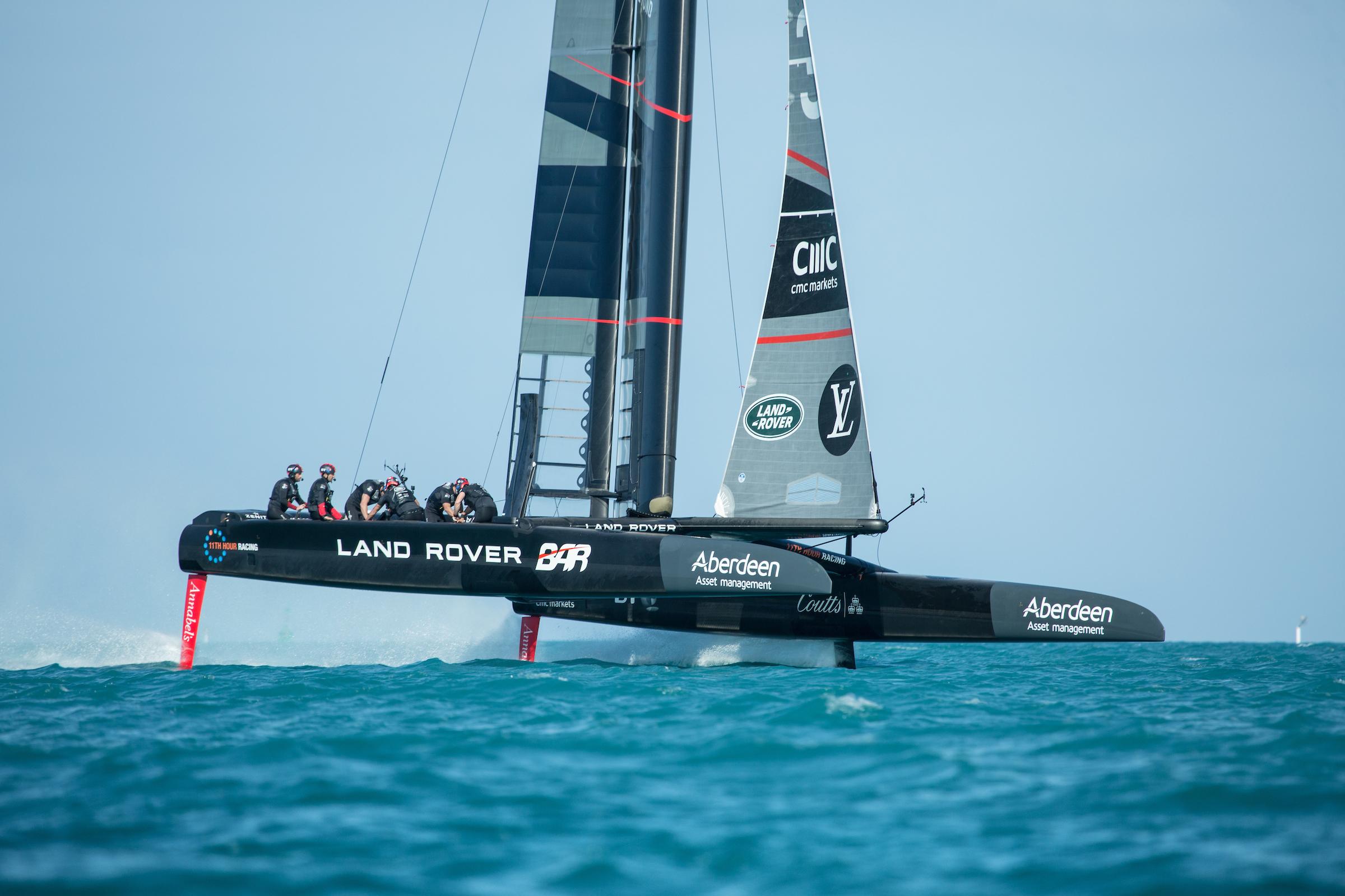 landroverbarr1raceboat