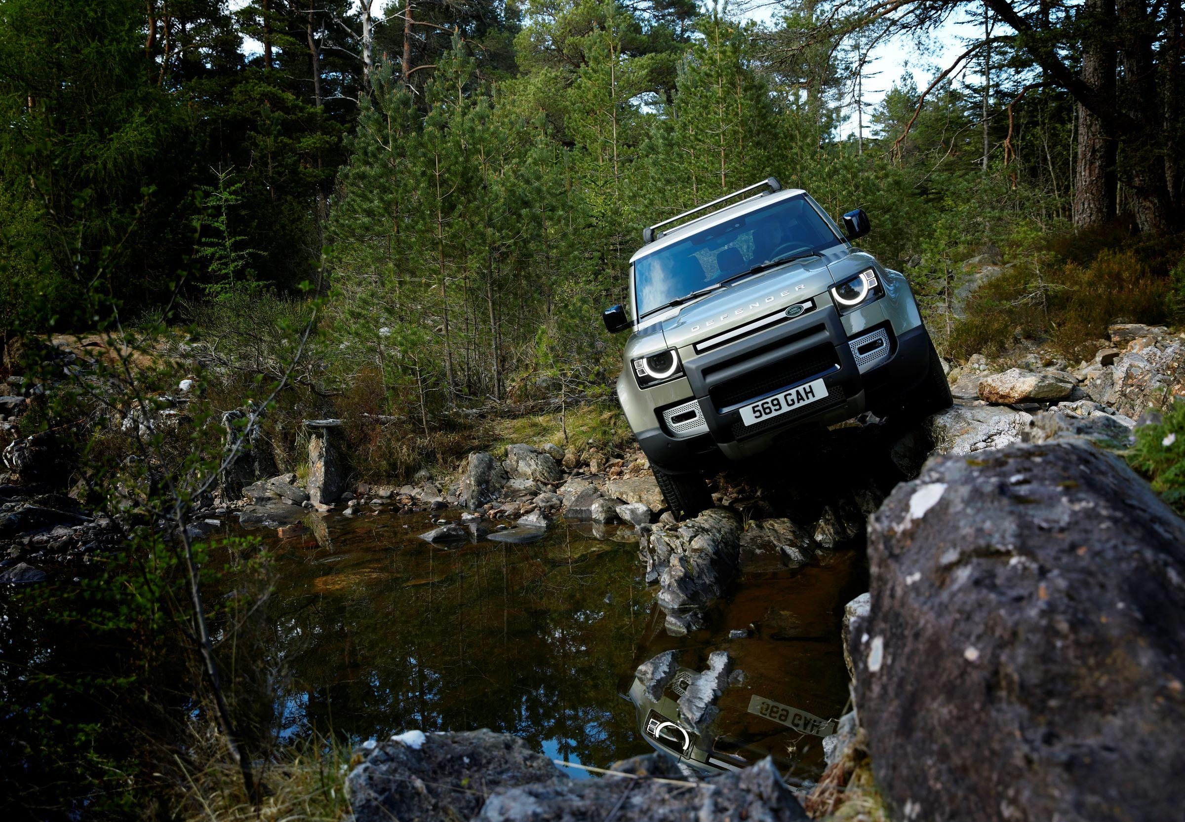 2020 Land Rover Defender (7)