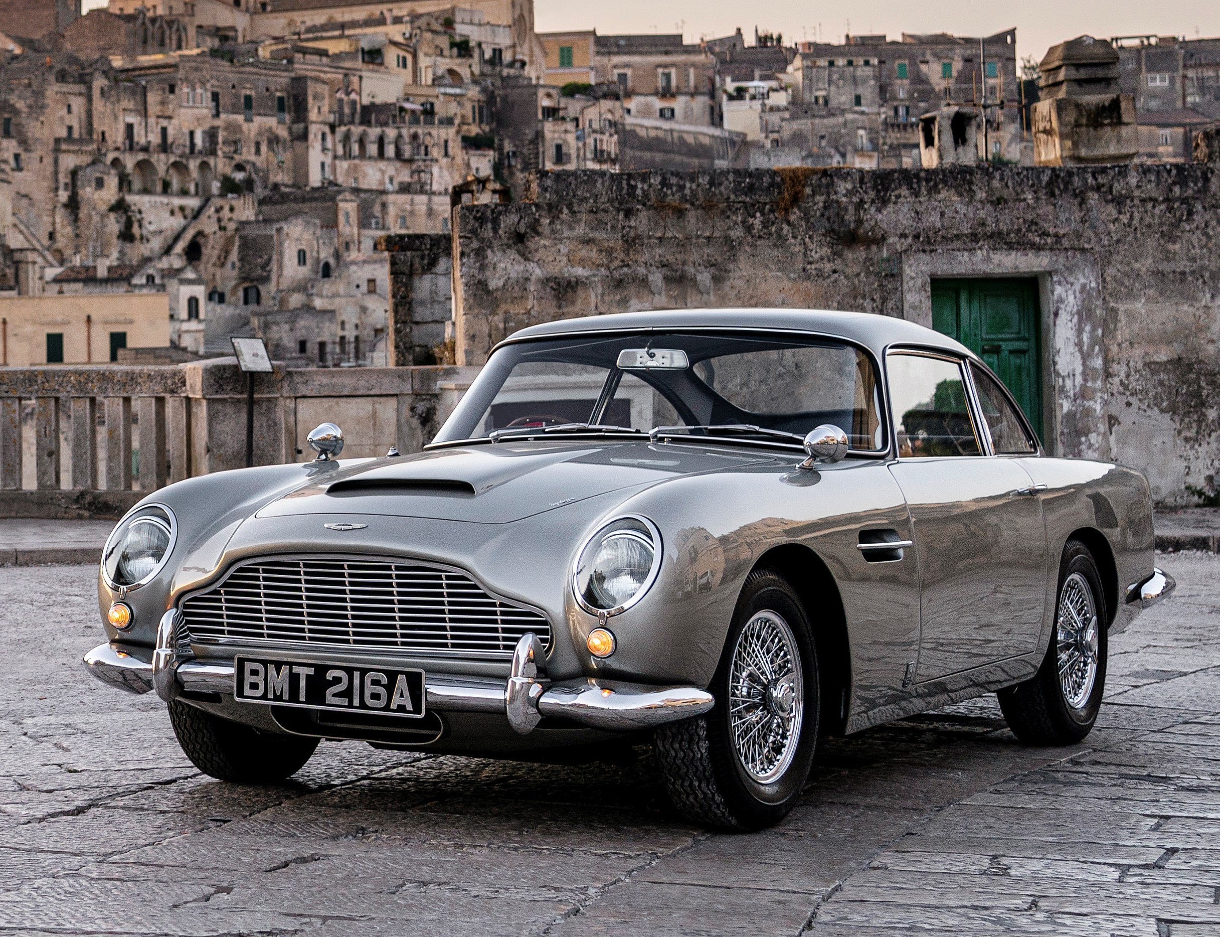 Aston Martin DB5 No Time to Die