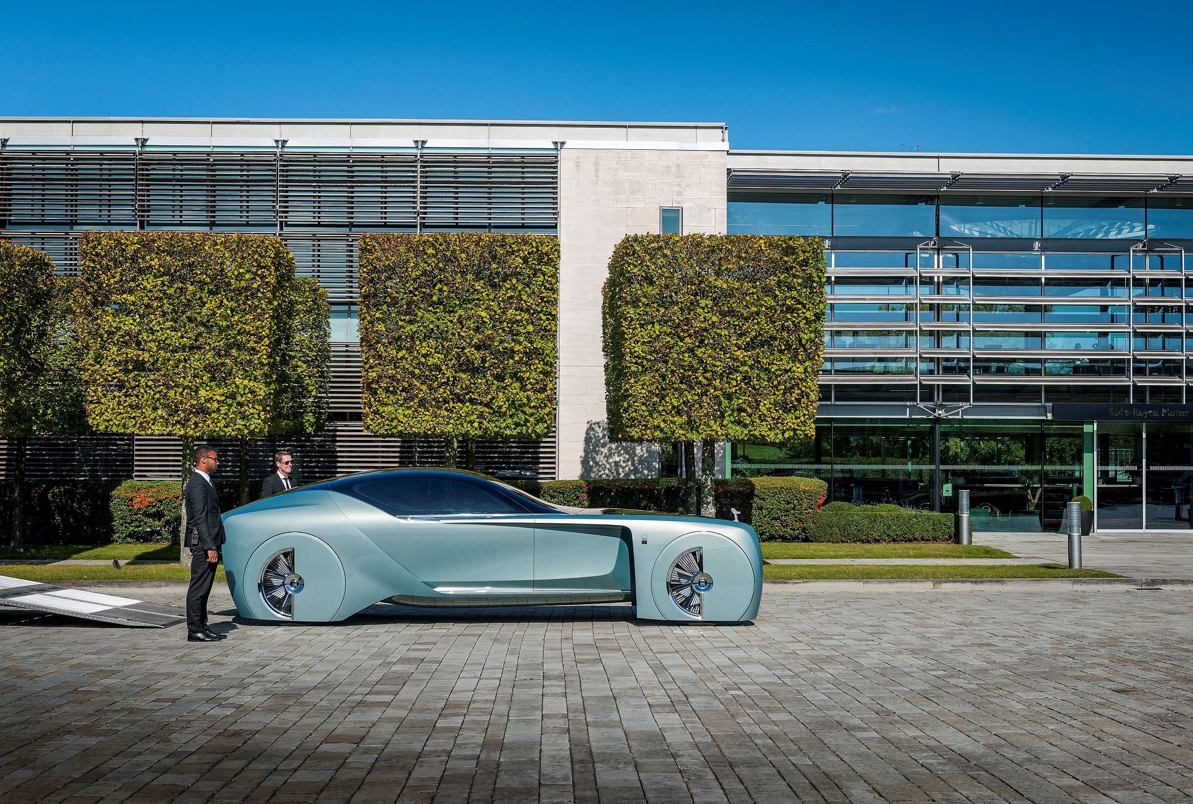 Rolls-Royce Vision Next 100 (3)