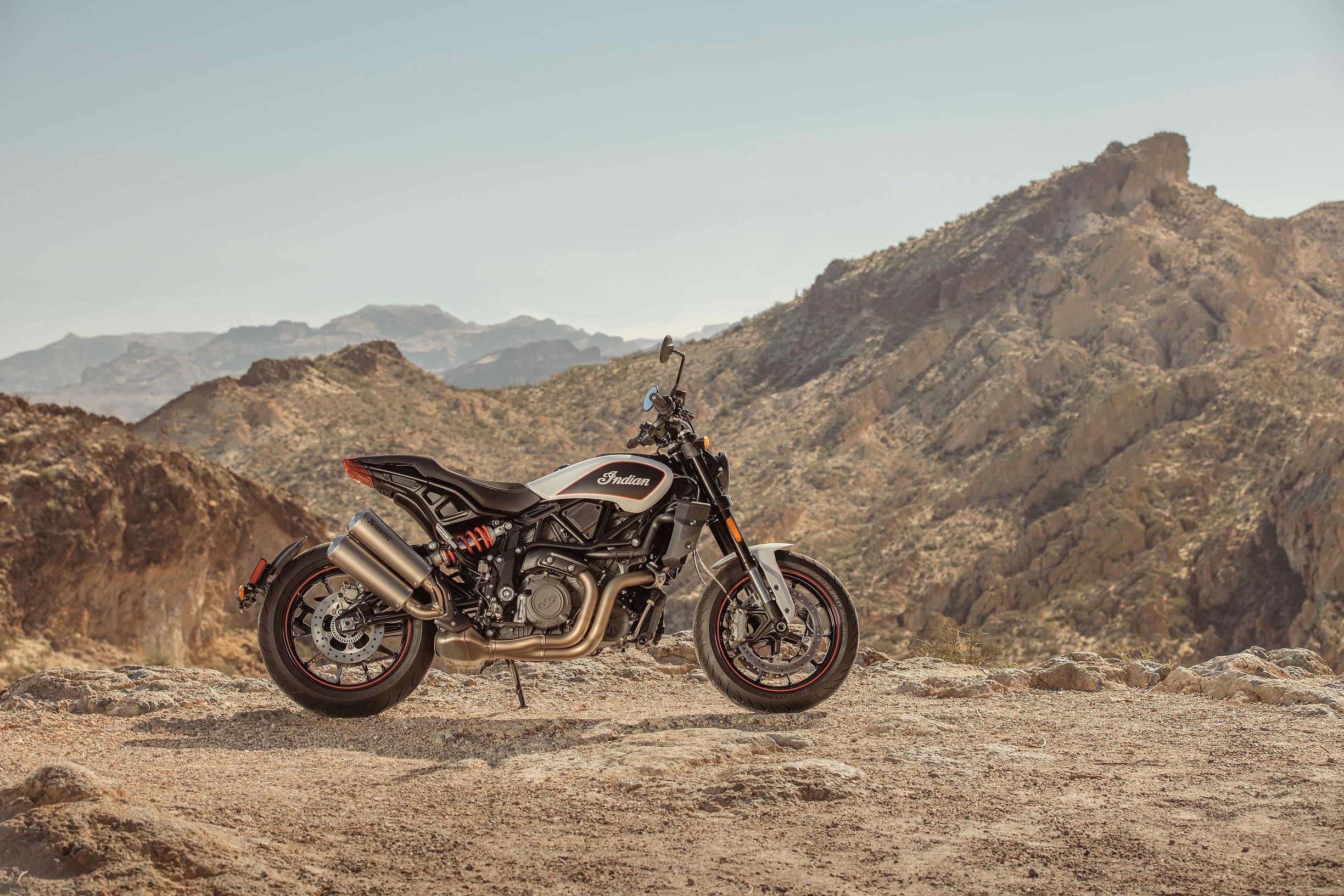 2022 Indian FTR R Carbon (3)