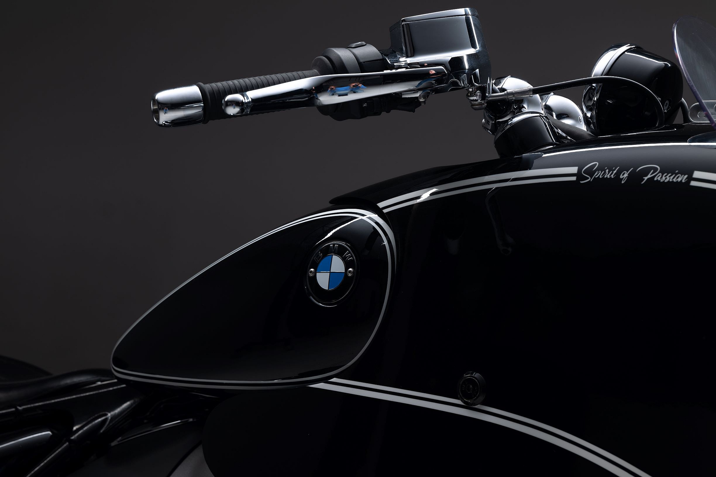 BMW R18 Spirit of Passion (5)