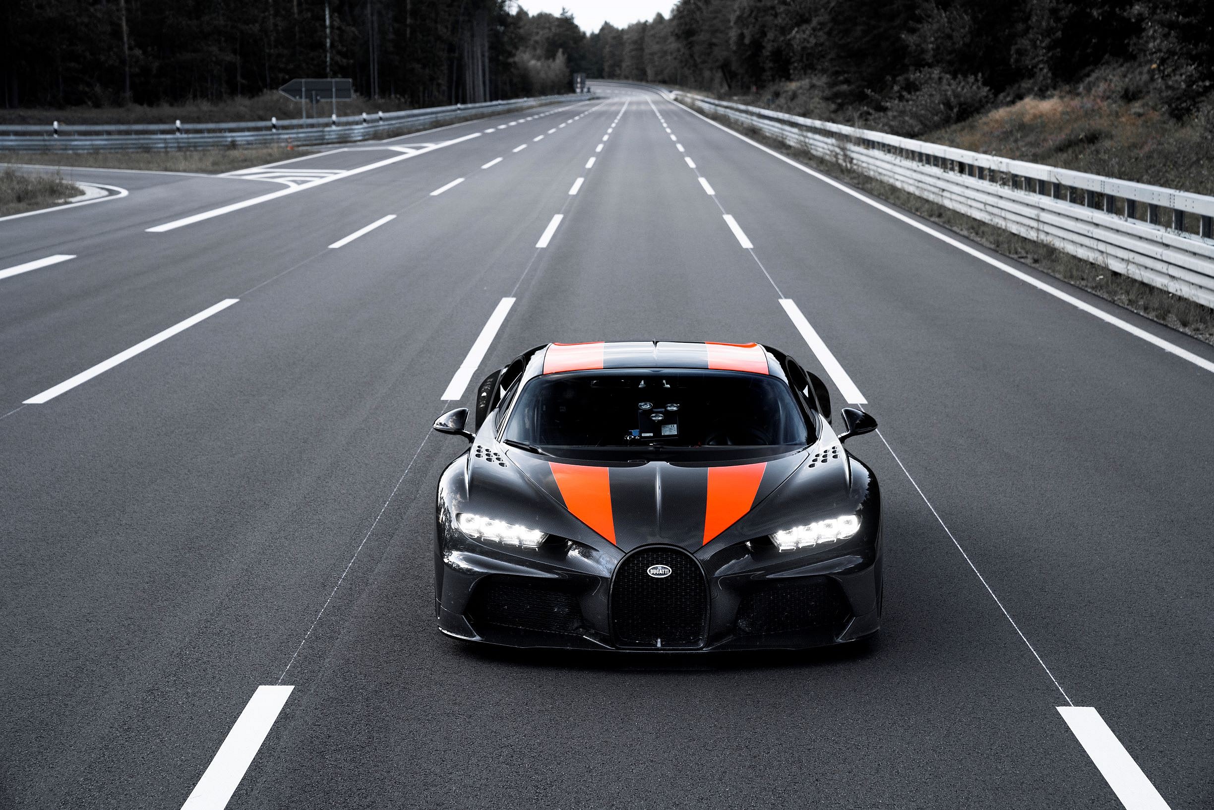 Bugatti Chiron (2)