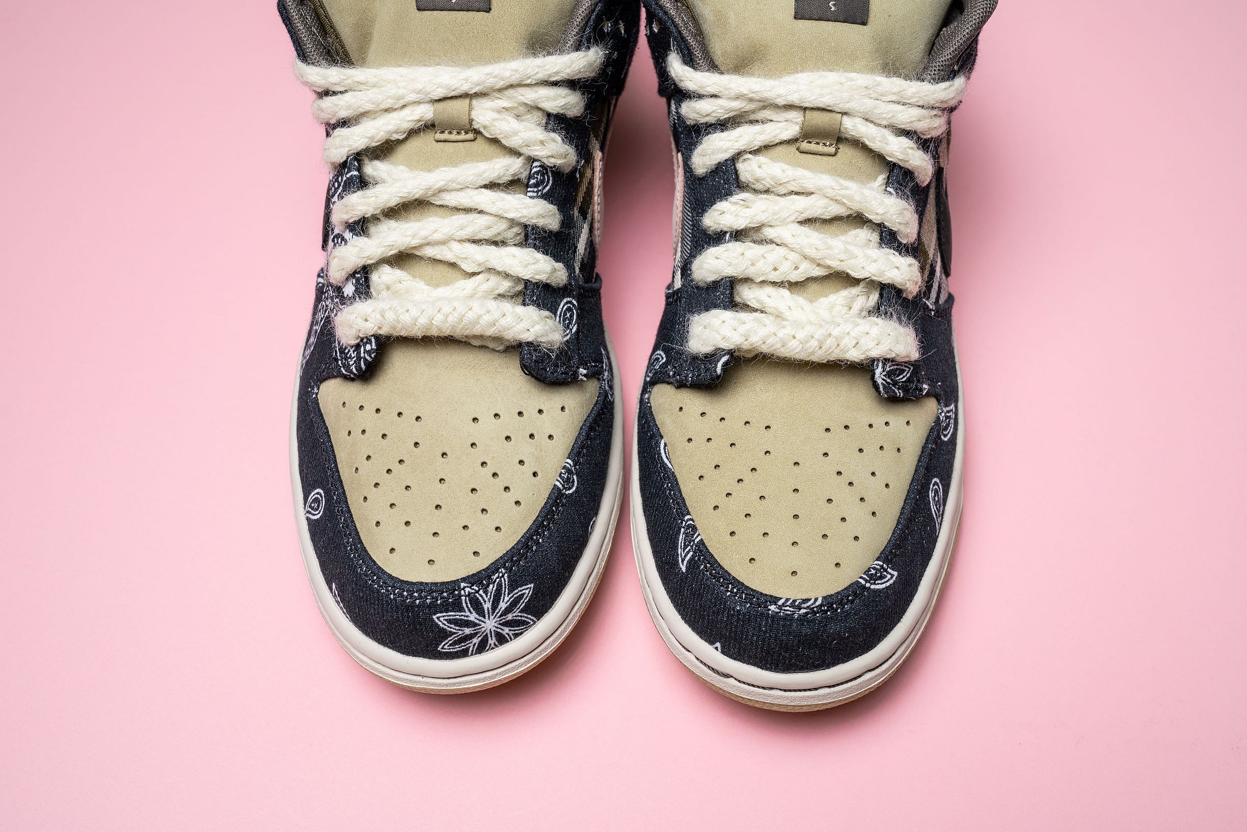 Nike SB Dunk Low Travis Scott (13)