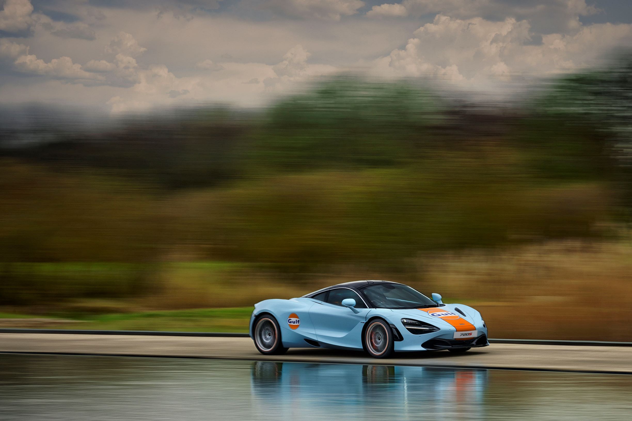 McLaren 720S Gulf Oil (2)