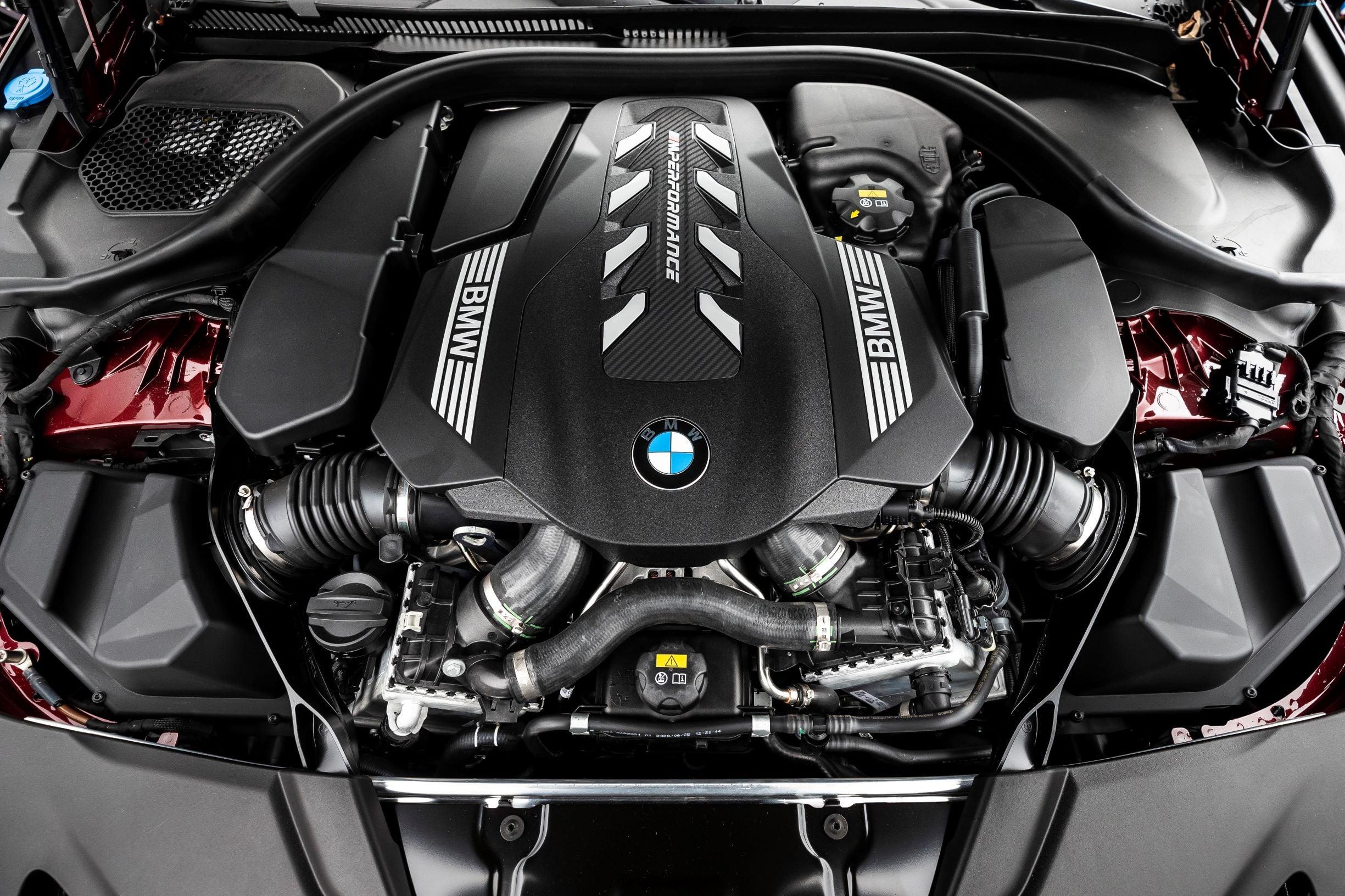 2021 BMW M550i (1)