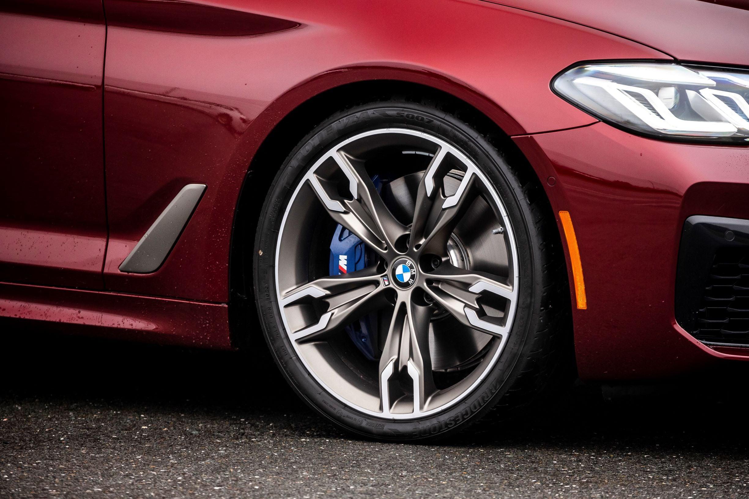 2021 BMW M550i (2)