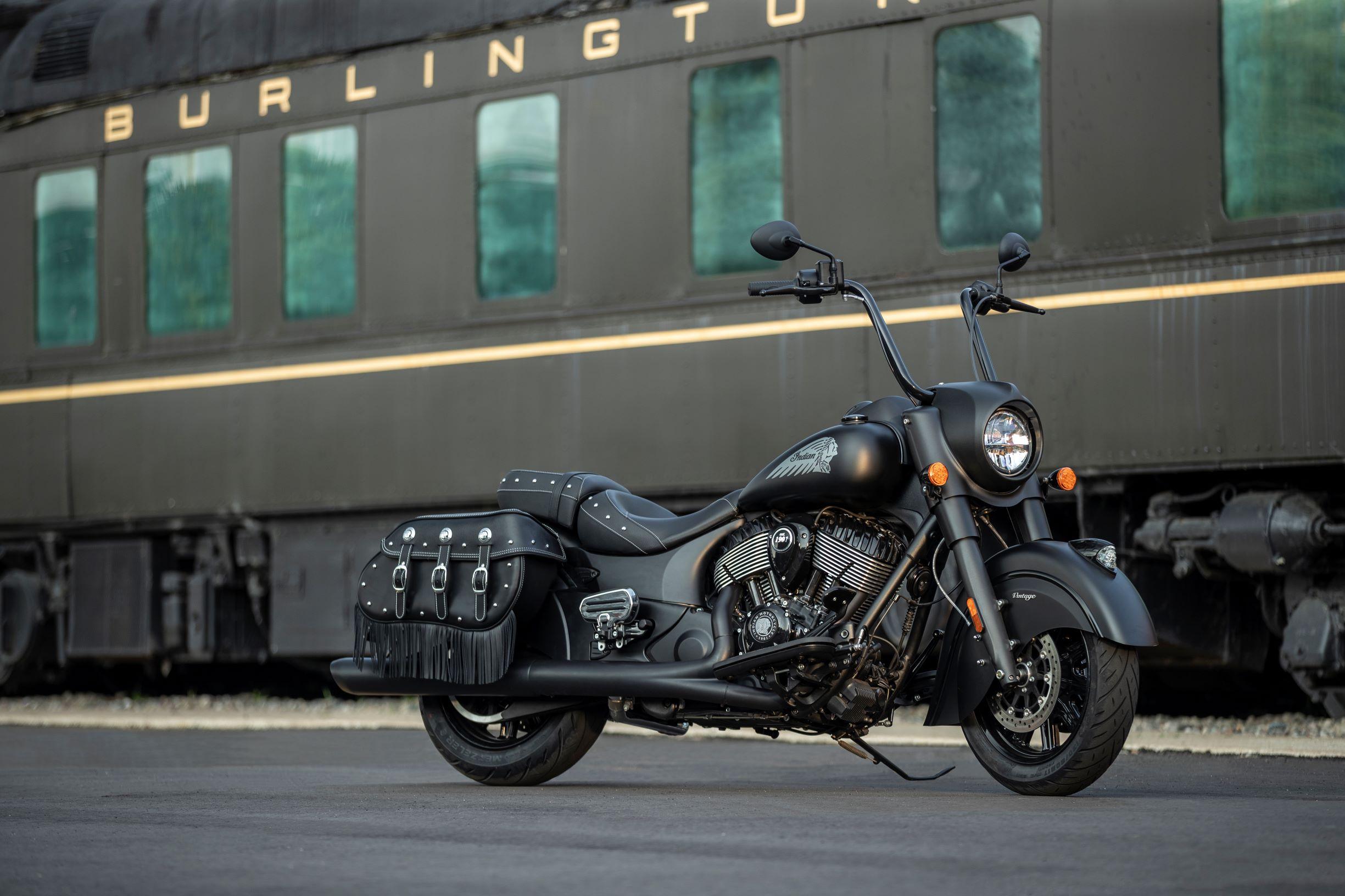 2021 Indian Vintage Dark Horse (1)