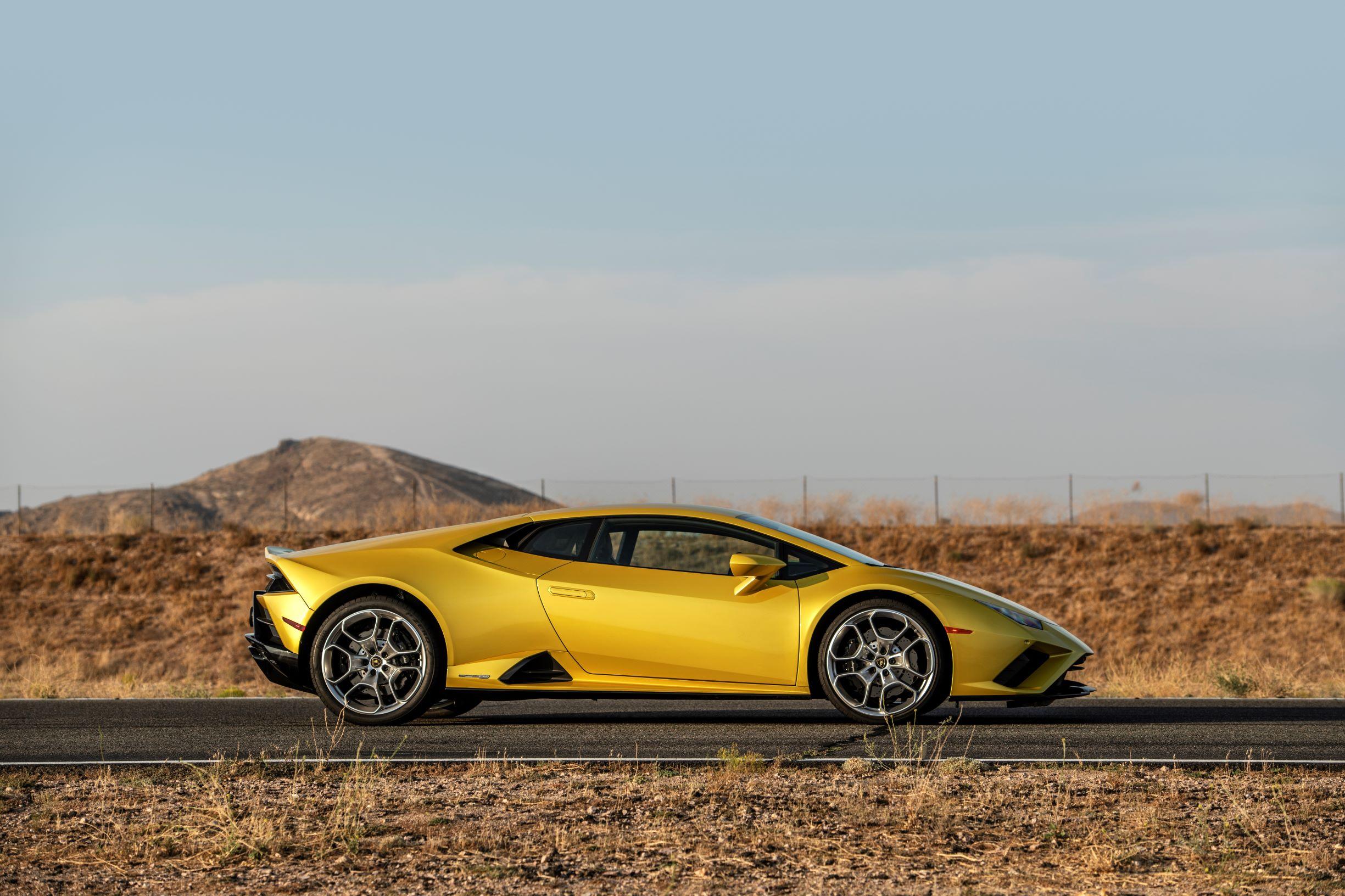 2021 Lamborghini Huracán EVO RWD (2)