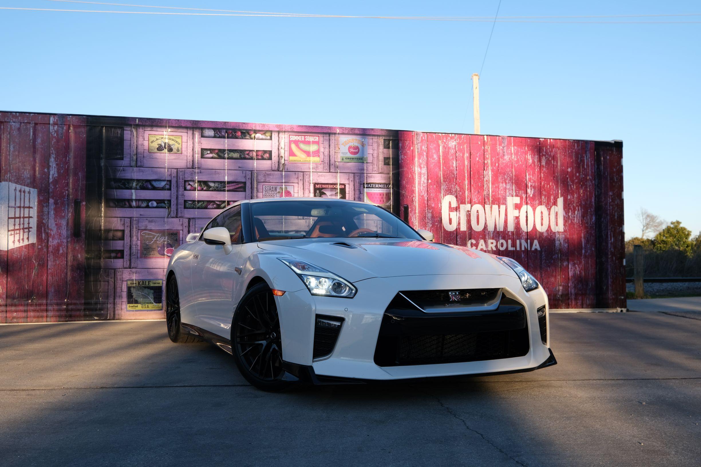 2021 Nissan GT-R (19)