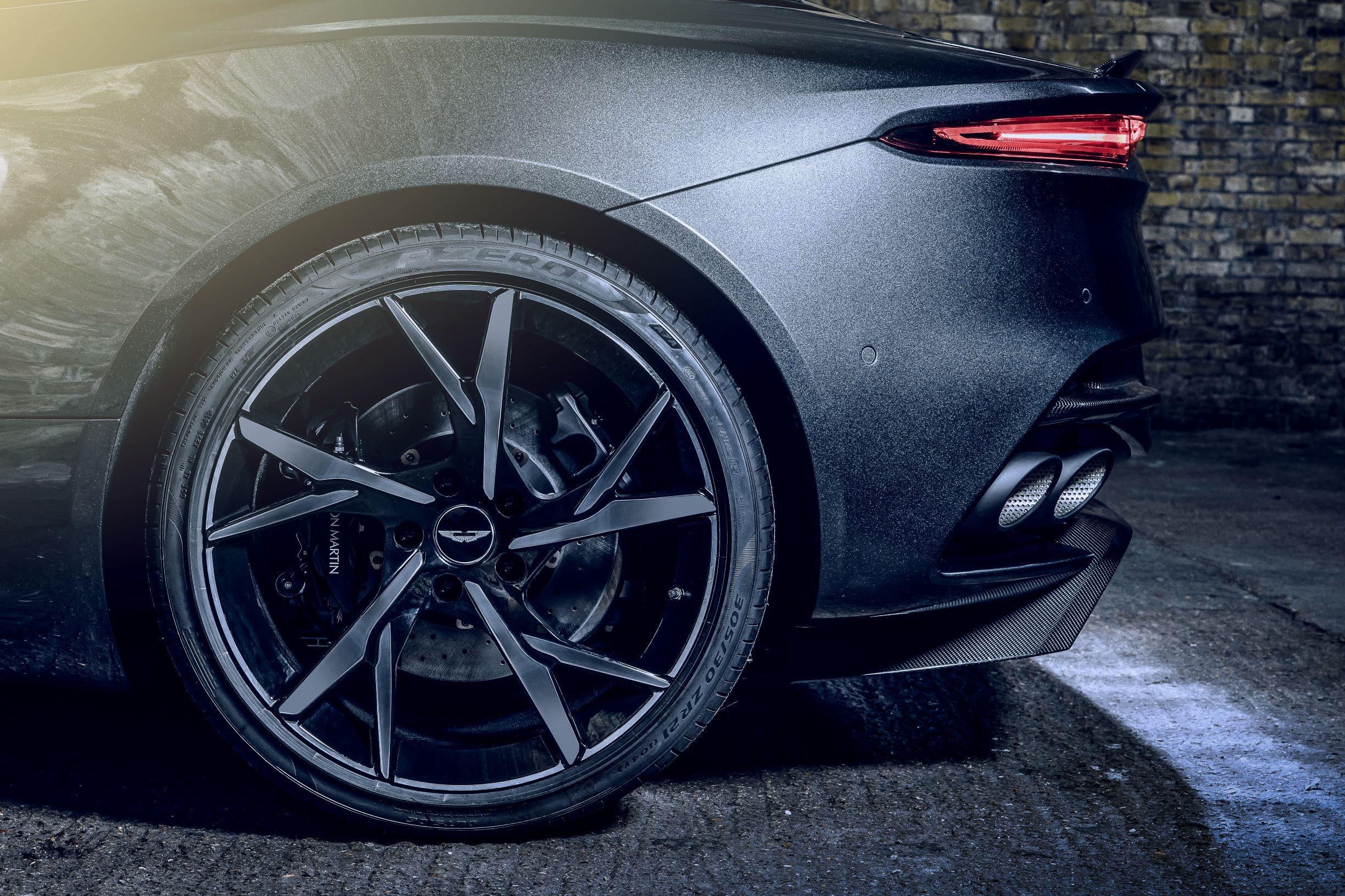 Aston Martin DBS Superleggera 007 Edition (5)