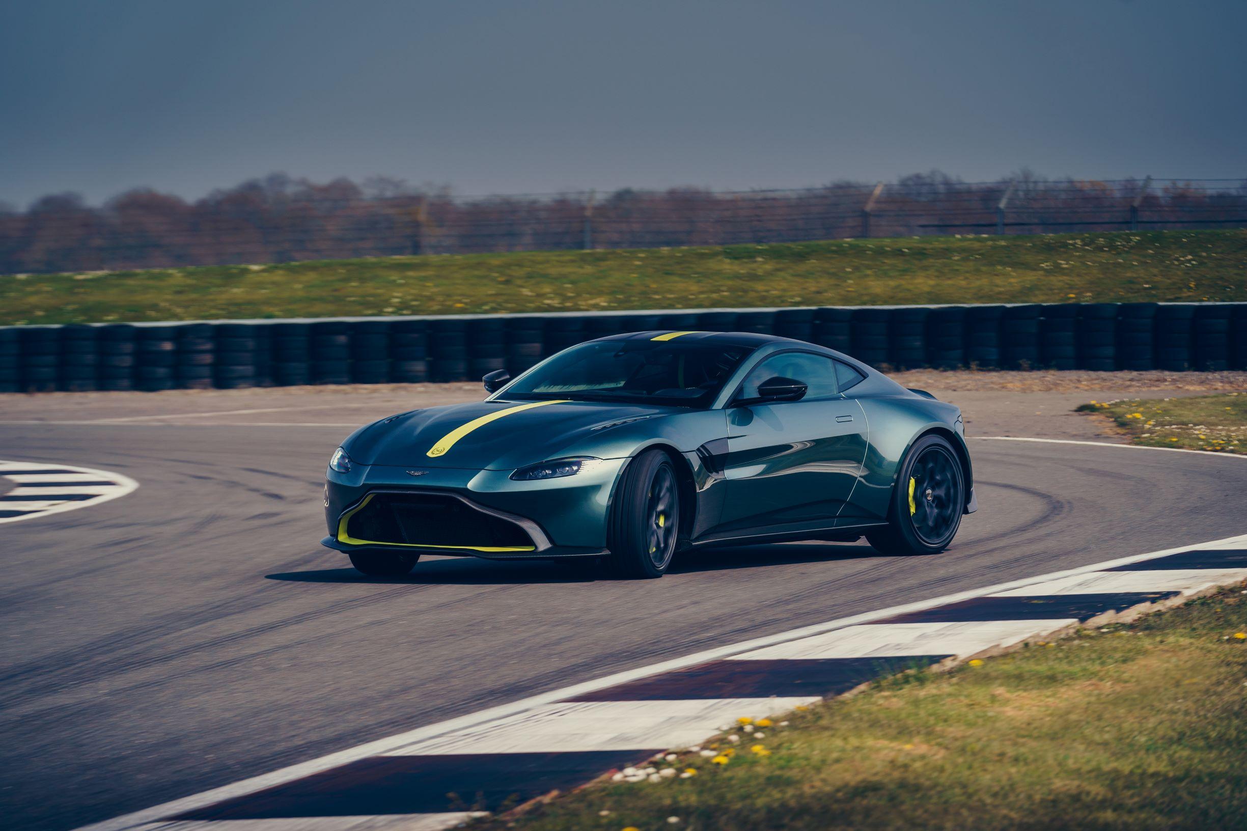 Aston Martin Vantage AMR (1)