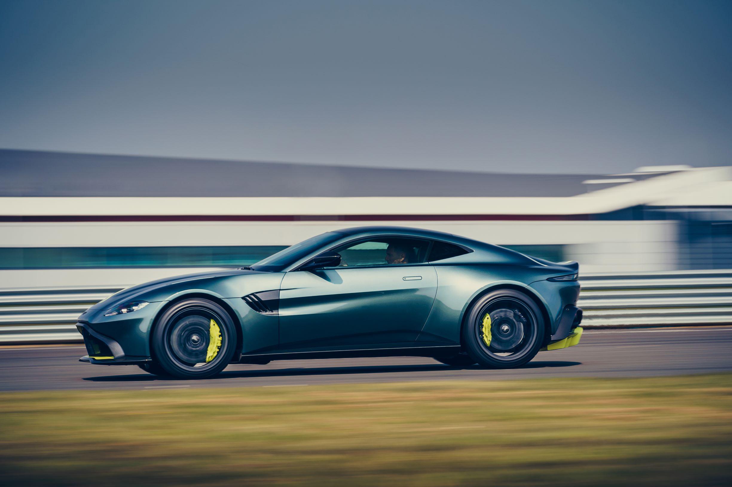 Aston Martin Vantage AMR (3)