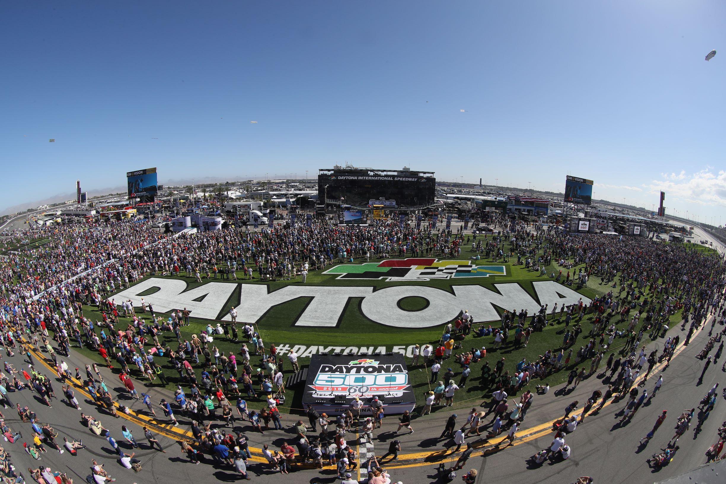 Daytona500_Frontstretch_021818