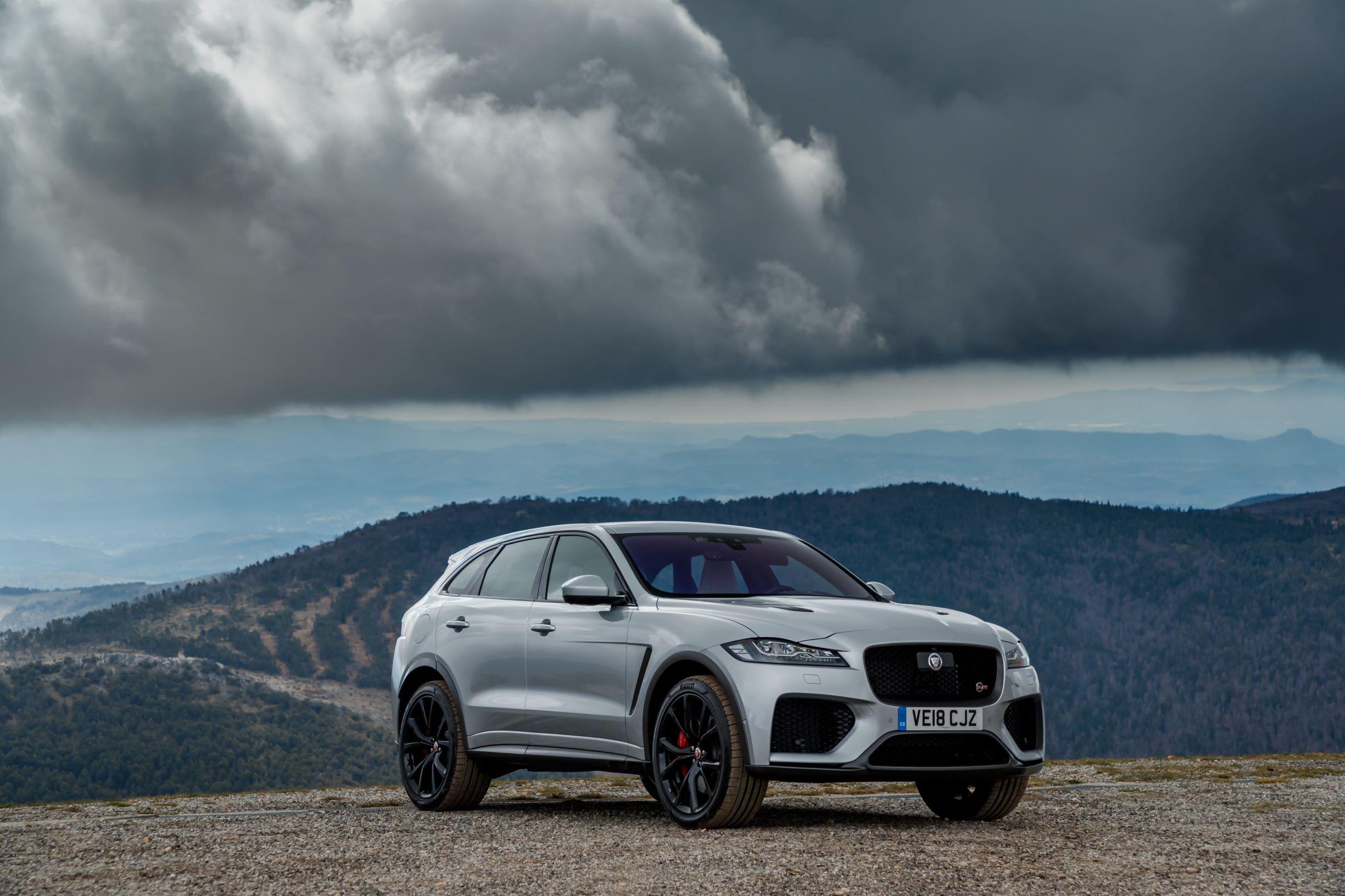 Jaguar F-PACE SVR (4)