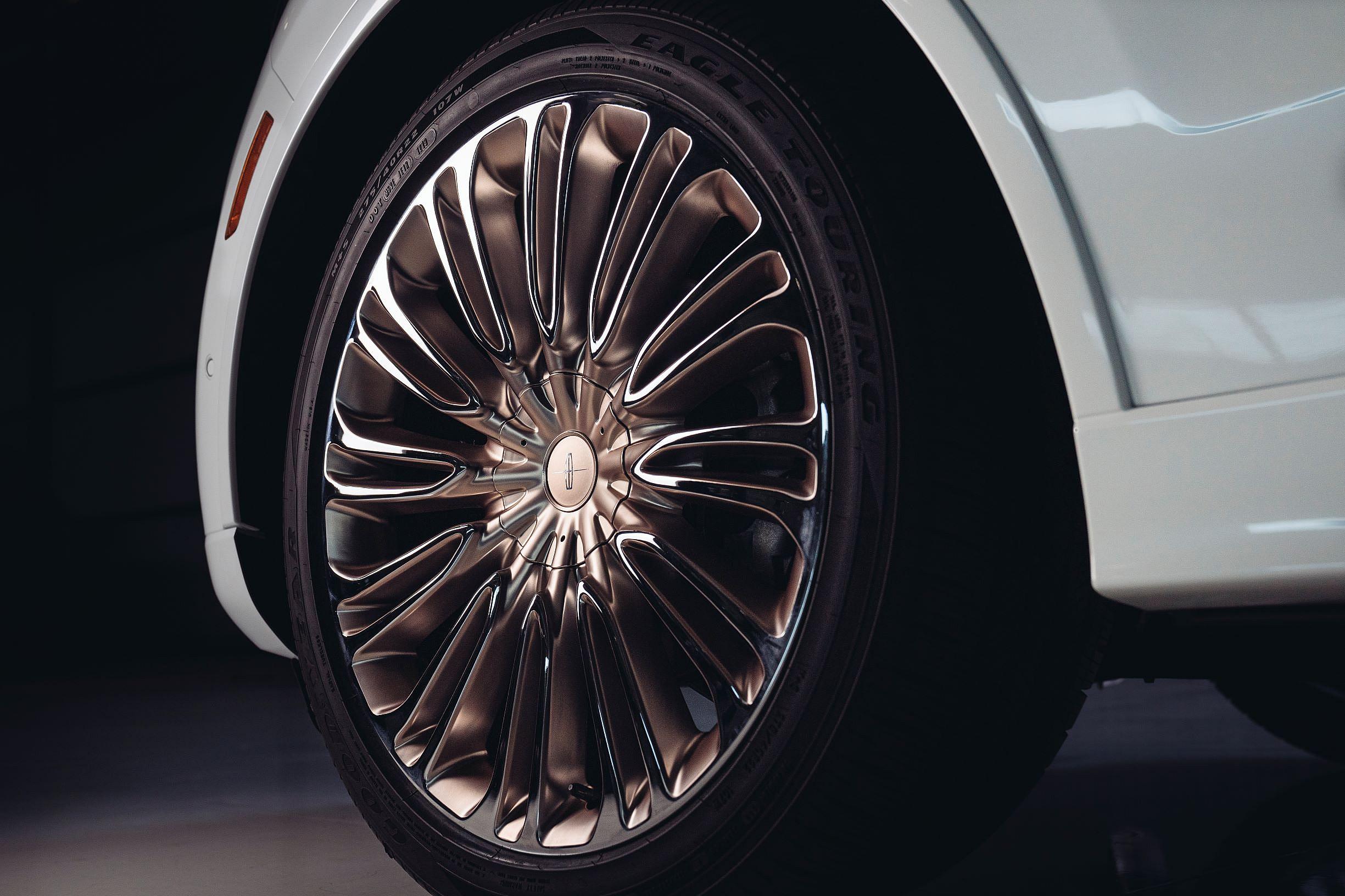 Lincoln x Shinola Aviator (10)