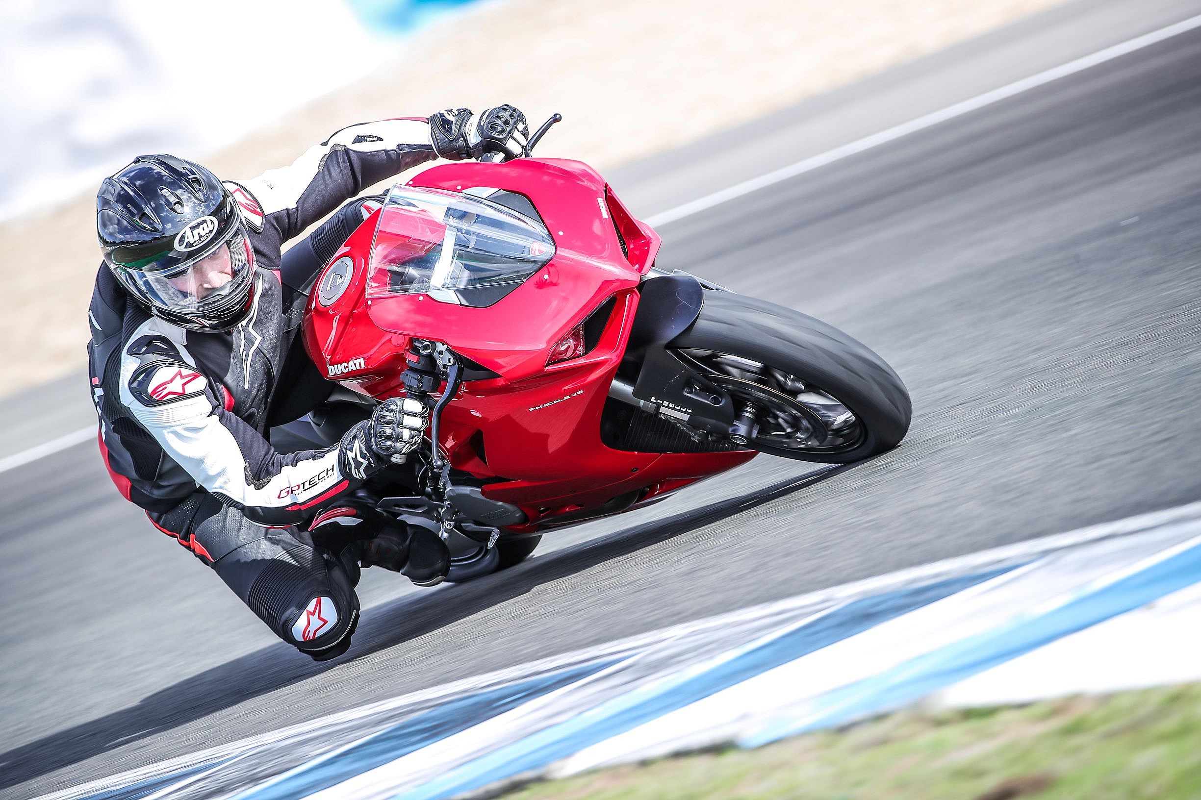 2020 Ducati Panigale V2 (4)