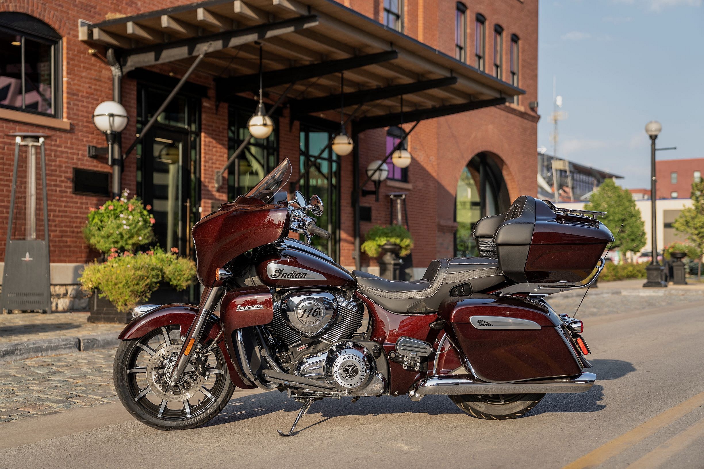 2021 Indian Roadmaster Limited (2)