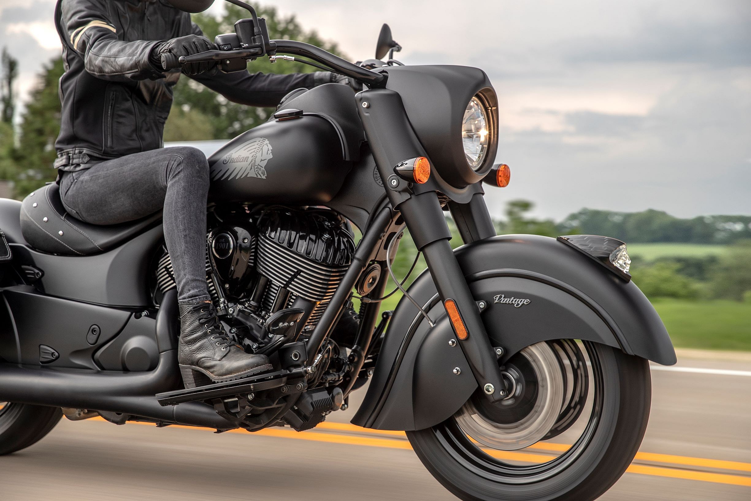 2021 Indian Vintage Dark Horse (2)