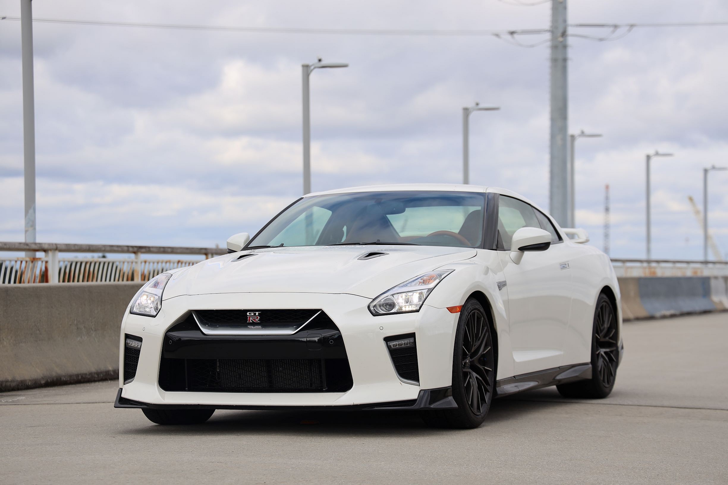 2021 Nissan GT-R (15)