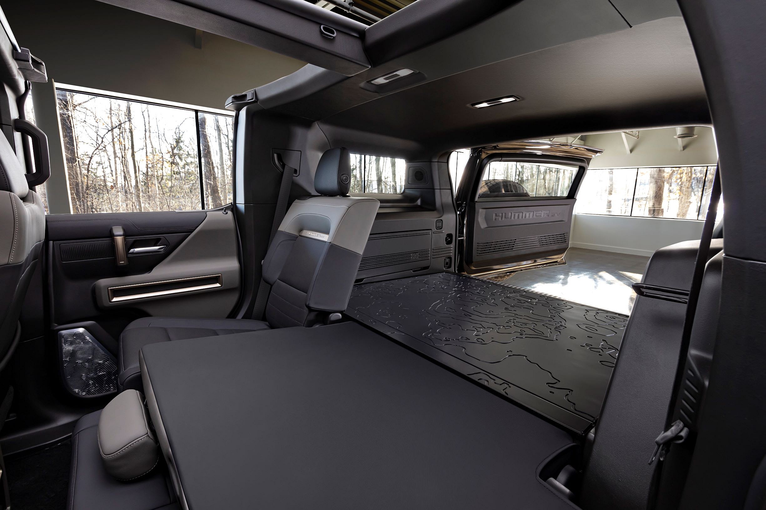 2024 GMC Hummer EV SUV (10)