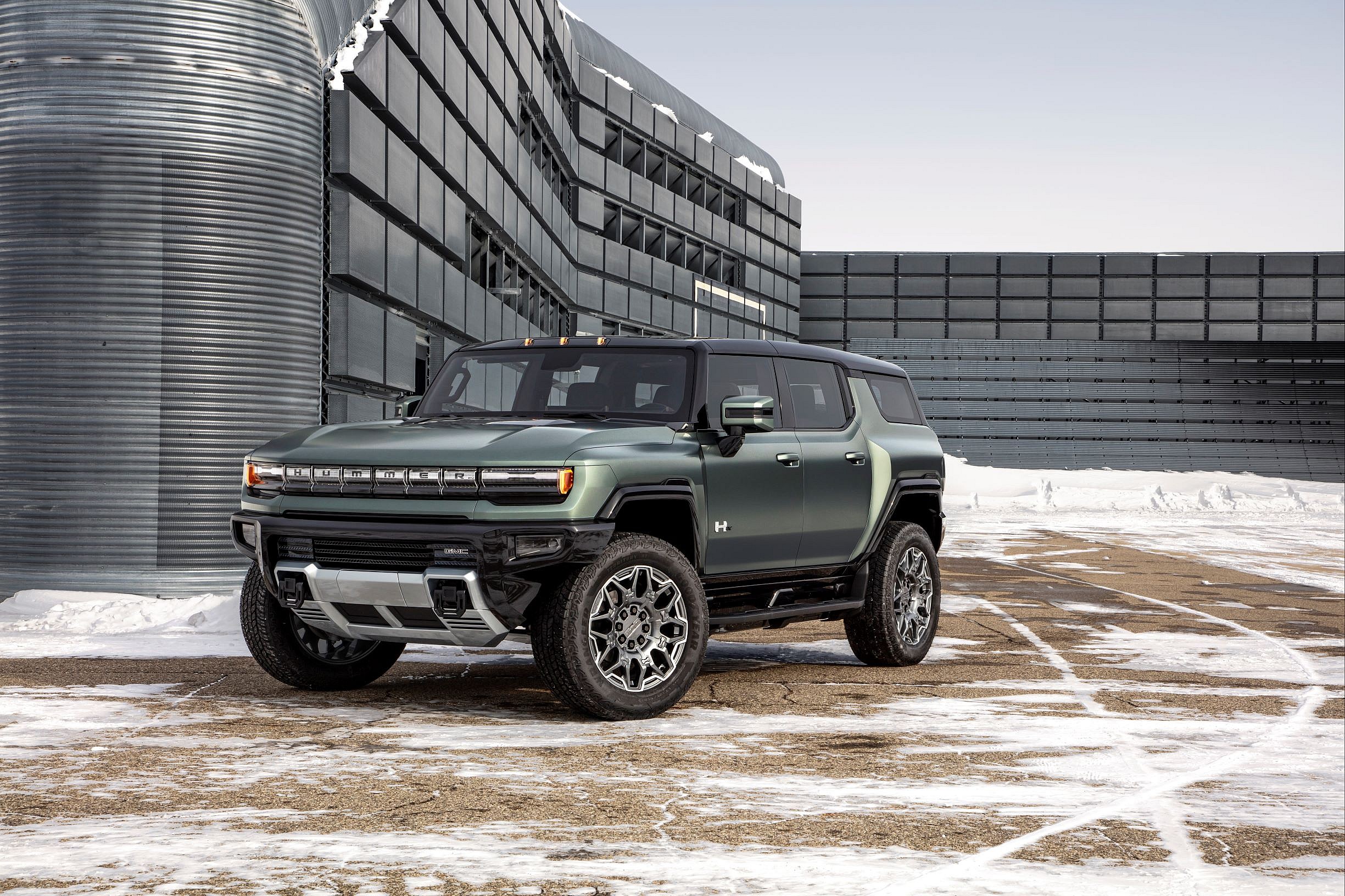 2024 GMC Hummer EV SUV (13)