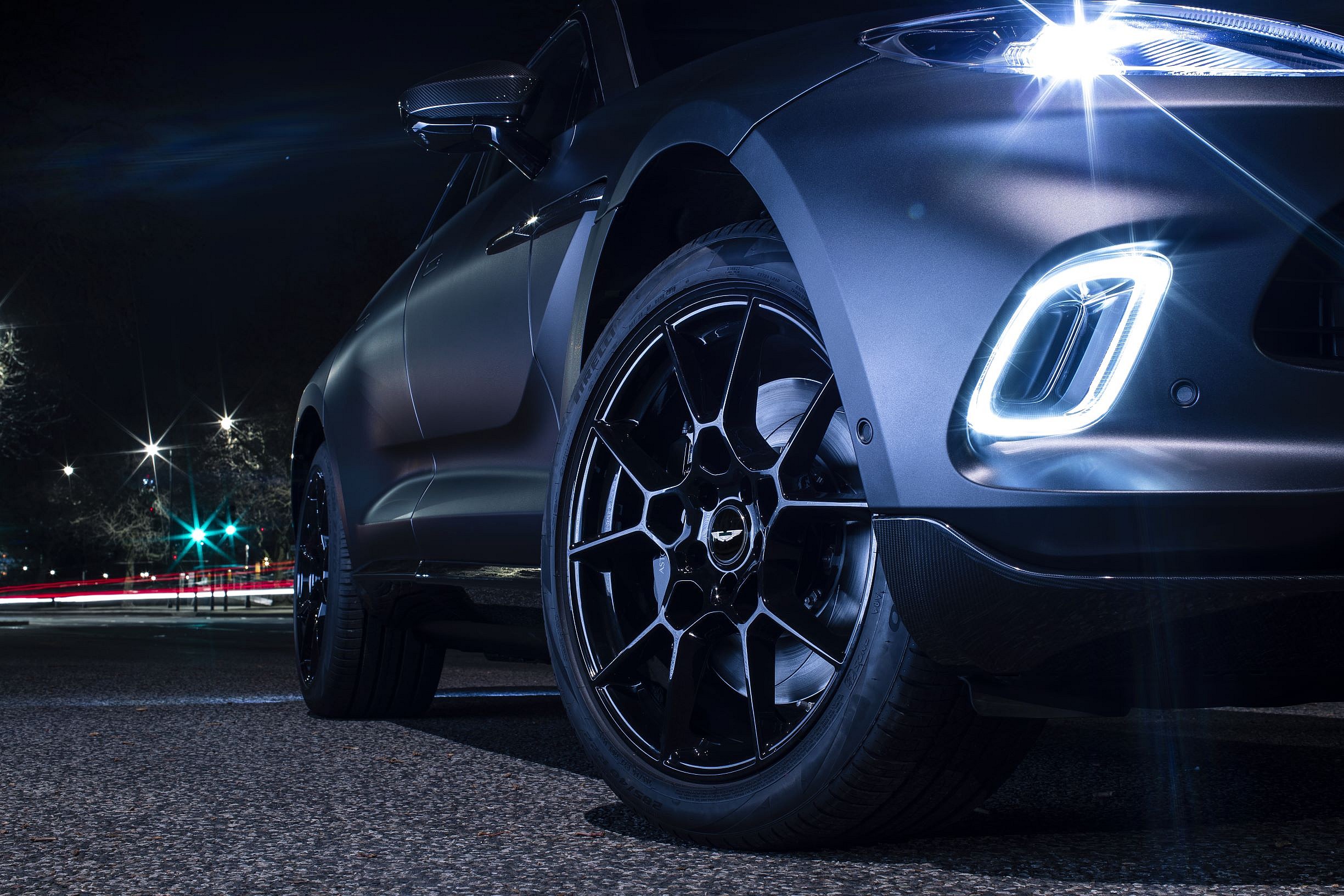 Aston Martin DBX Q by Aston Martin (9)