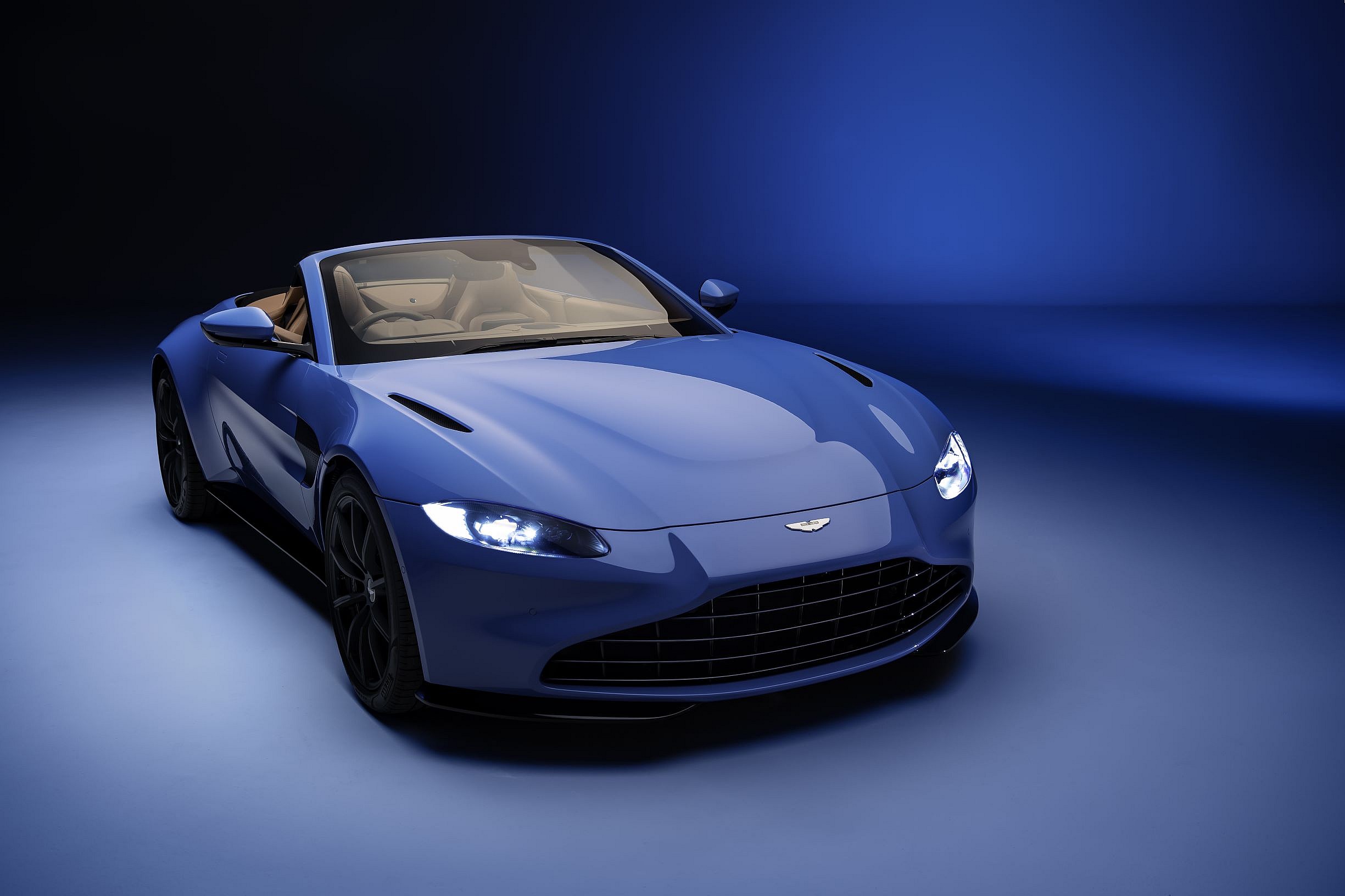 Aston Martin Vantage Roadster (3)