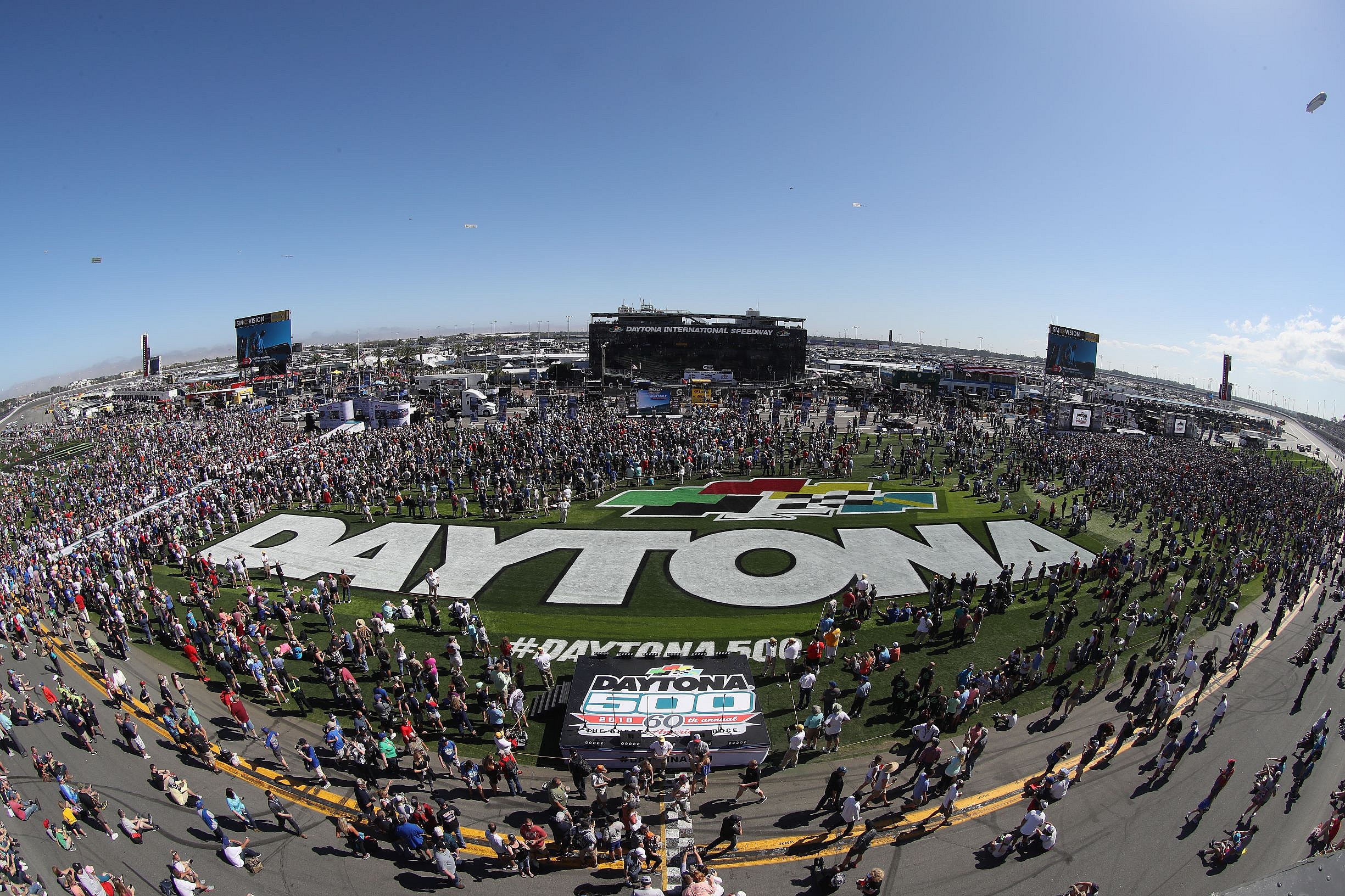 Daytona500_Frontstretch_021818