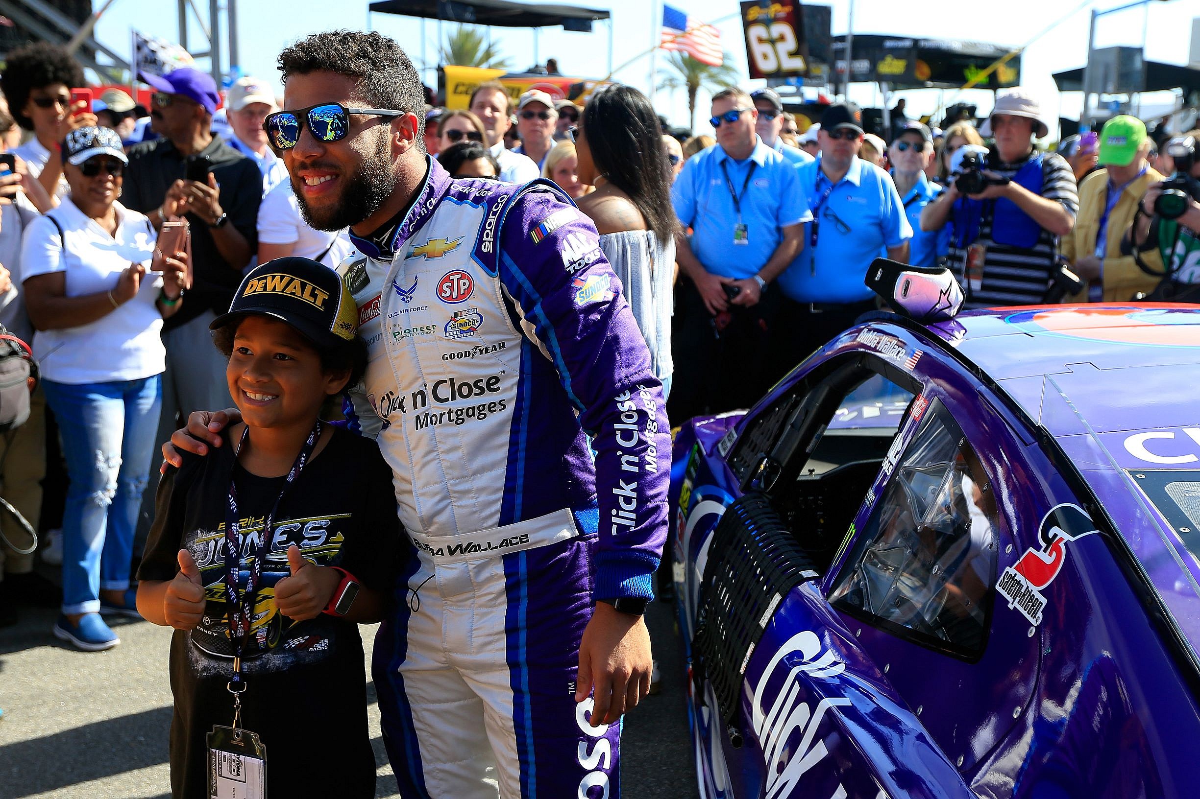 Daytona500_Wallace_Fans_021818