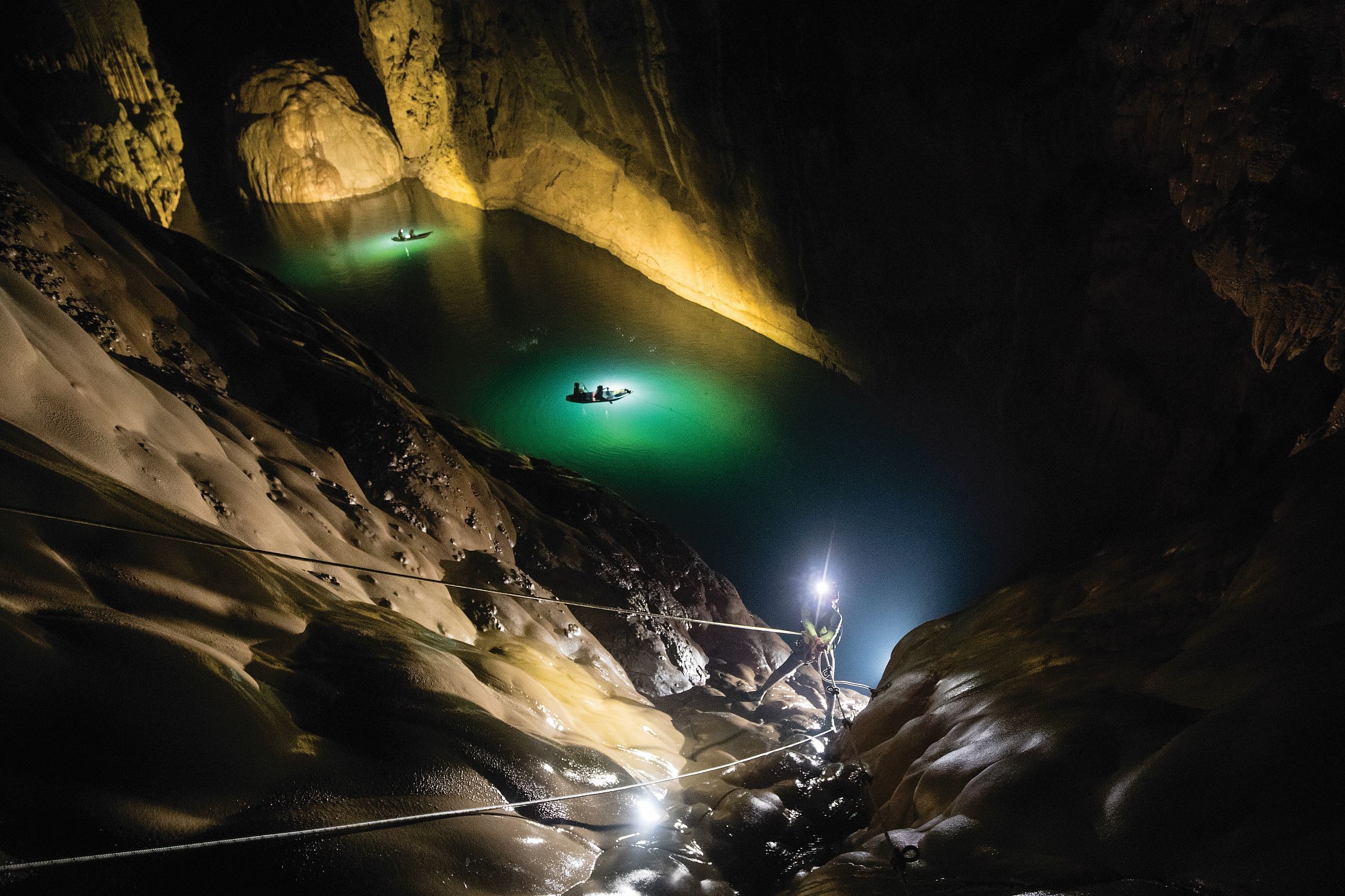 Hang Son Doong (1)